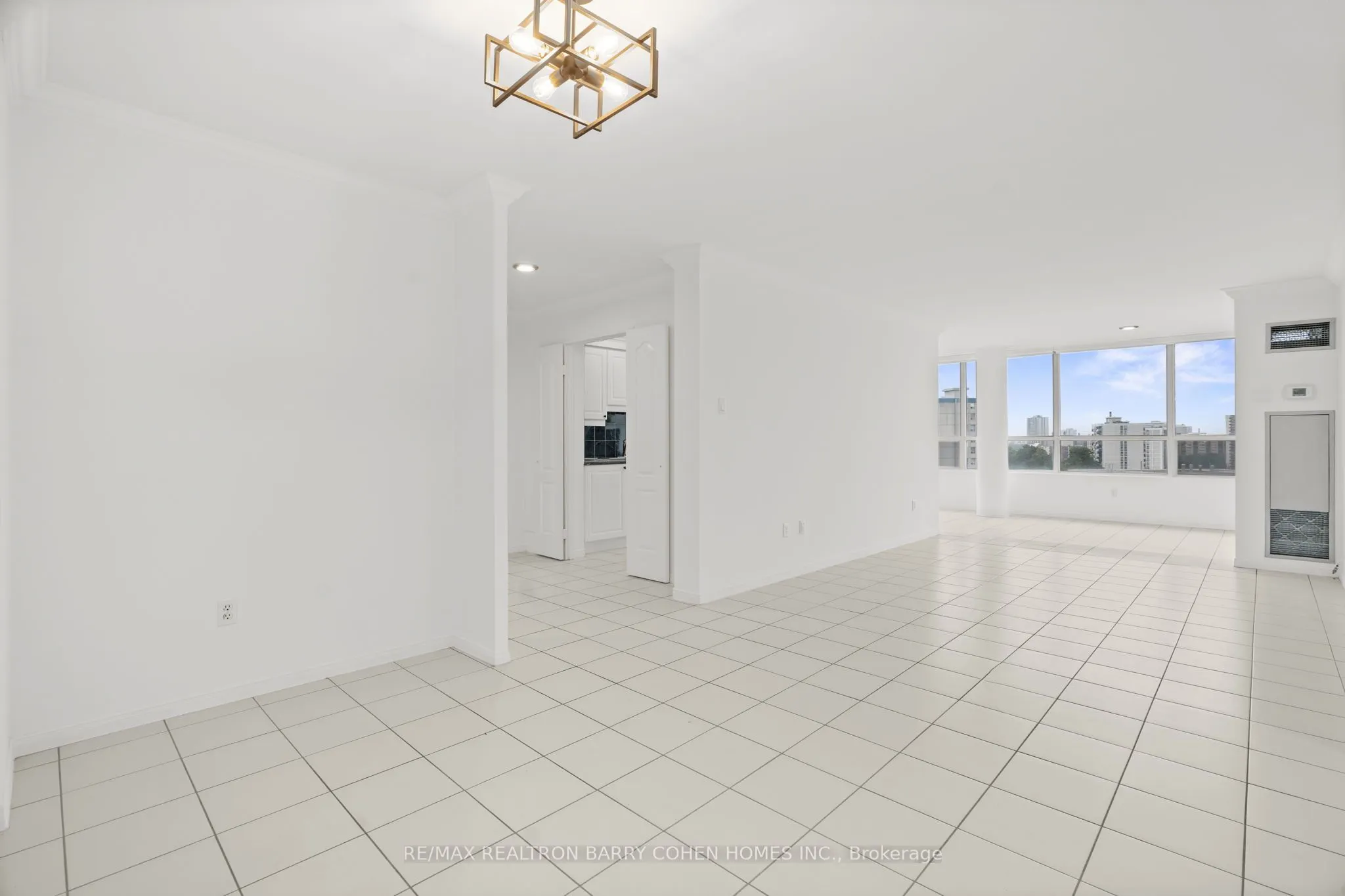 11 Townsgate Drive, #1204