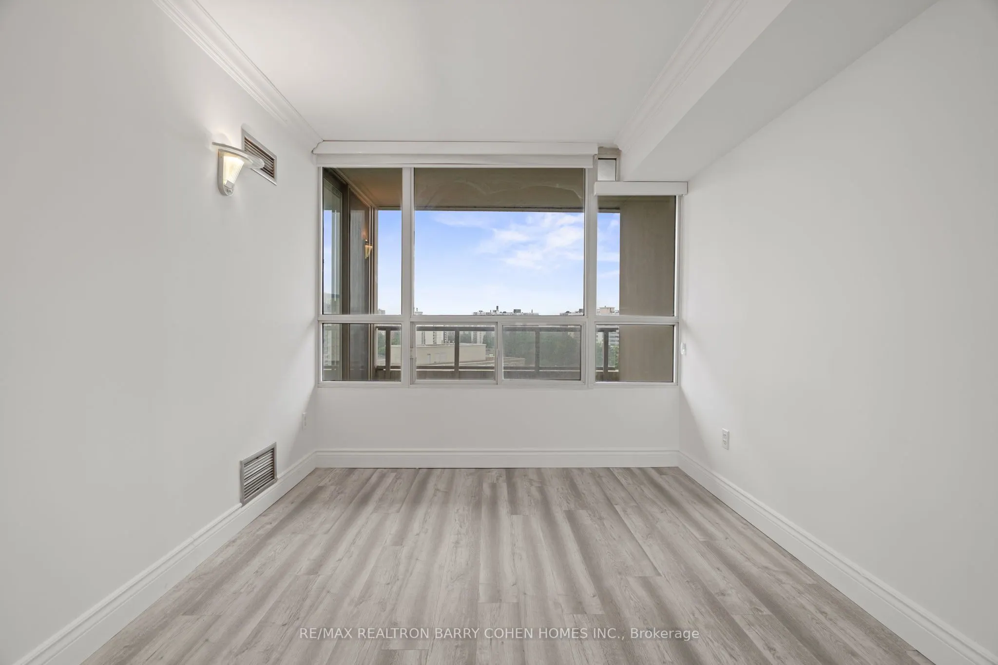 11 Townsgate Drive, #1204