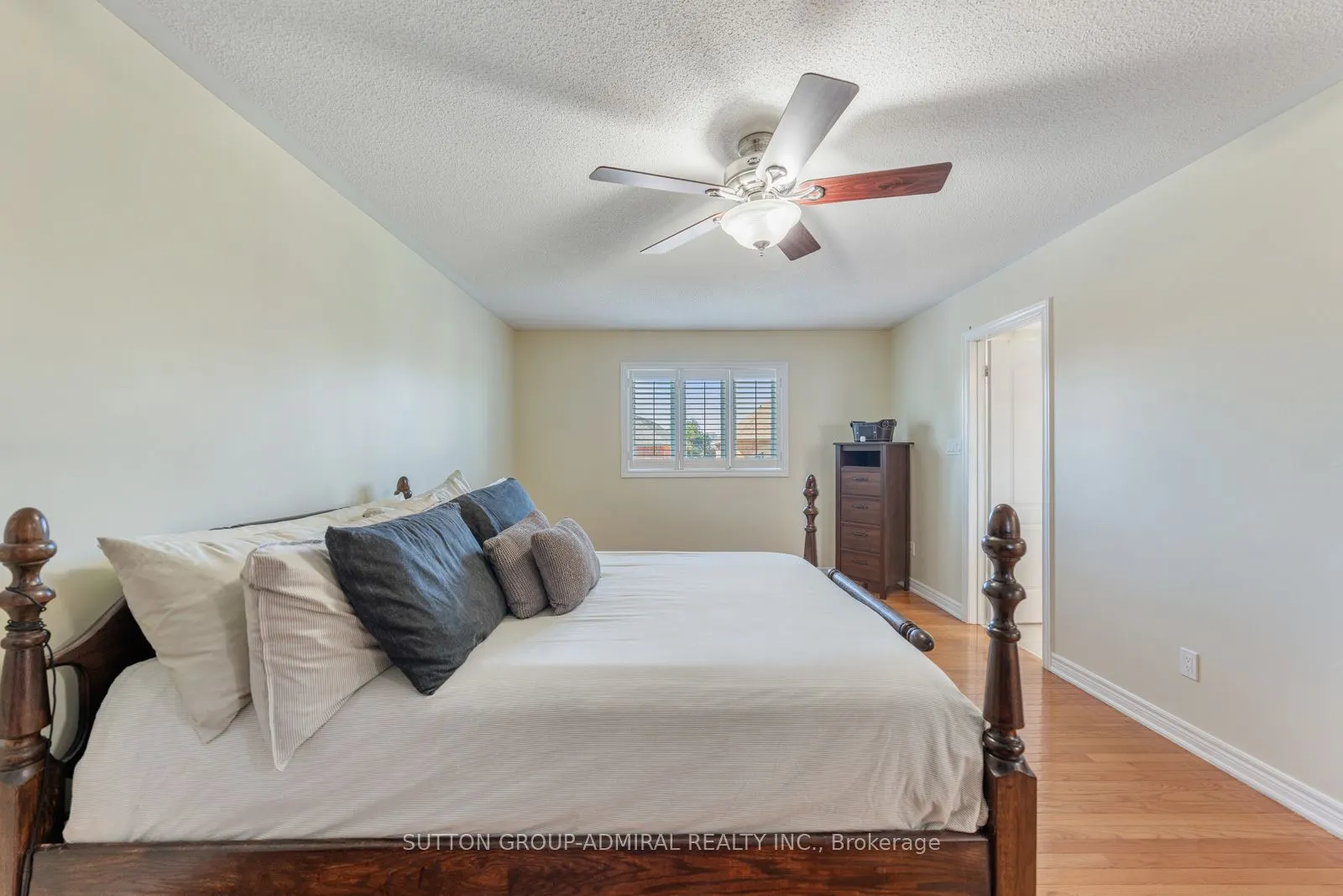 16 Appleview Road