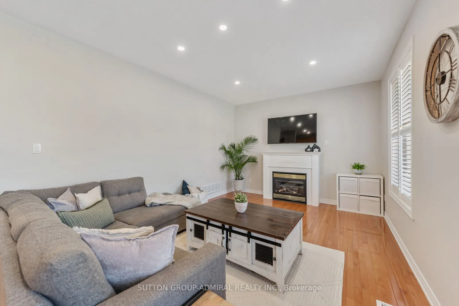 16 Appleview Road
