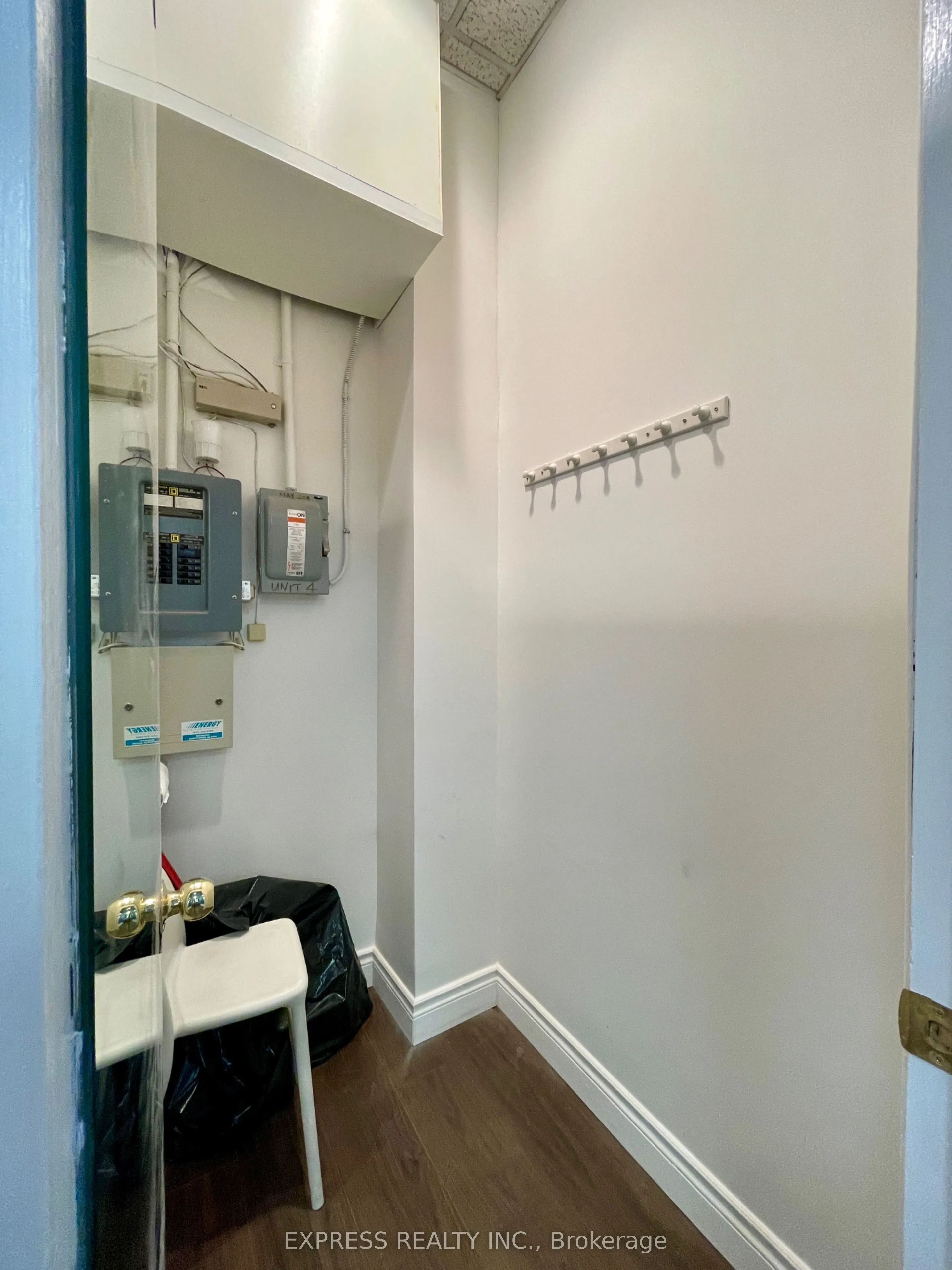 670 Hwy 7 E, #4