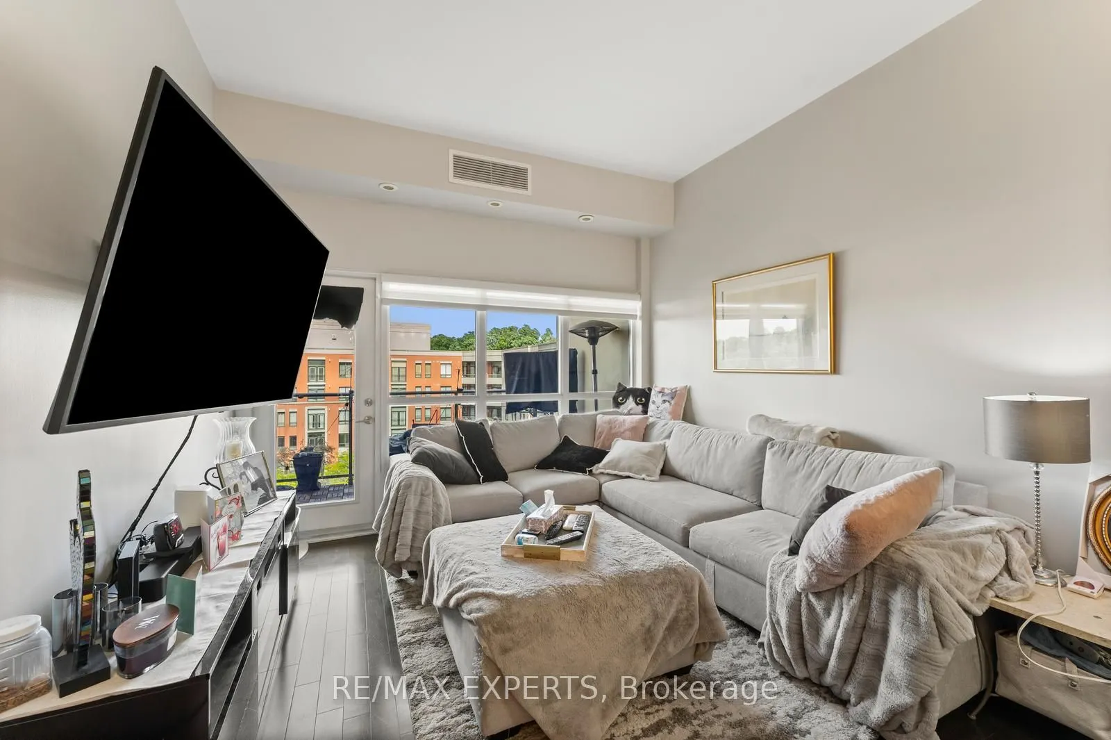 83 Woodbridge Avenue, #506
