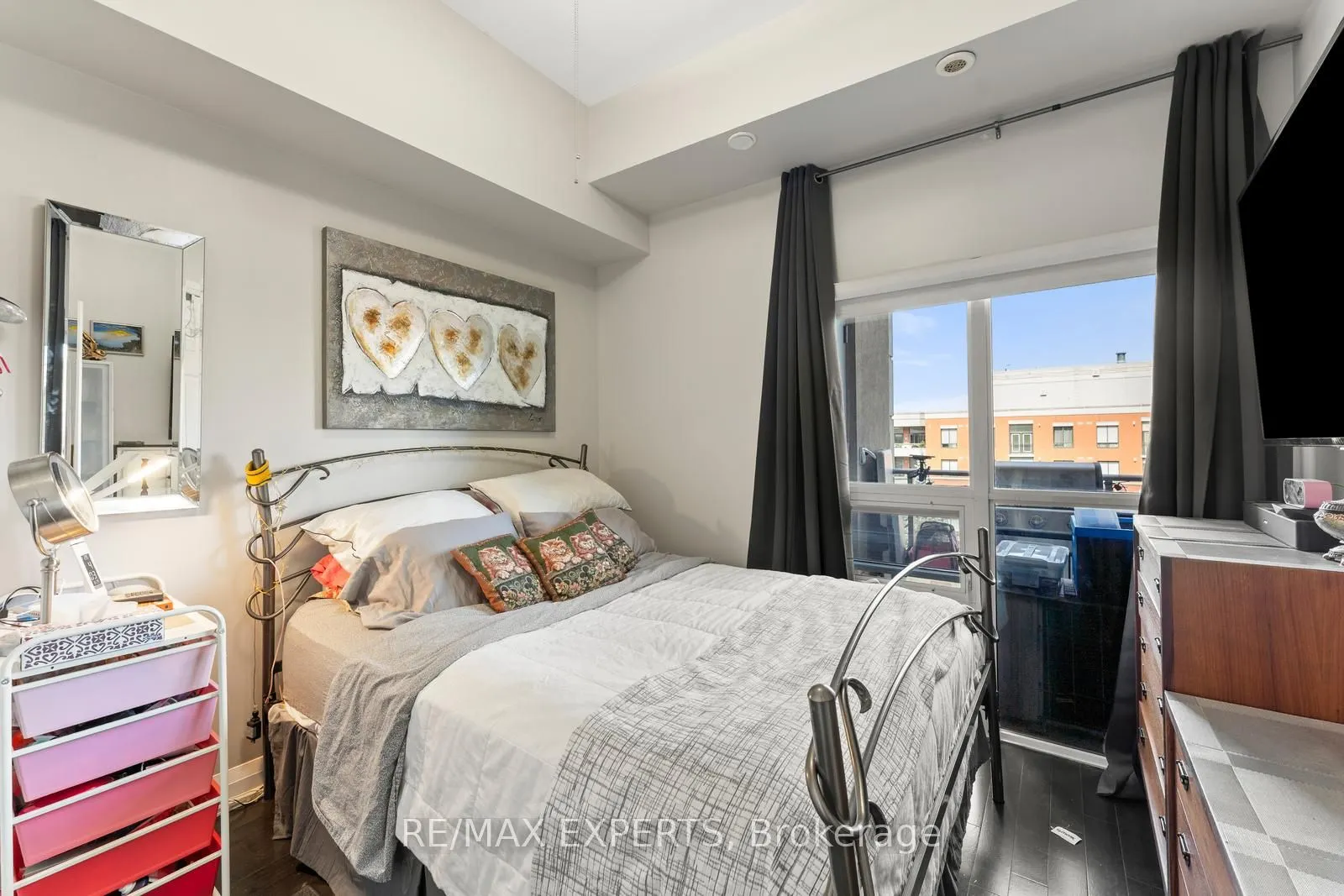 83 Woodbridge Avenue, #506