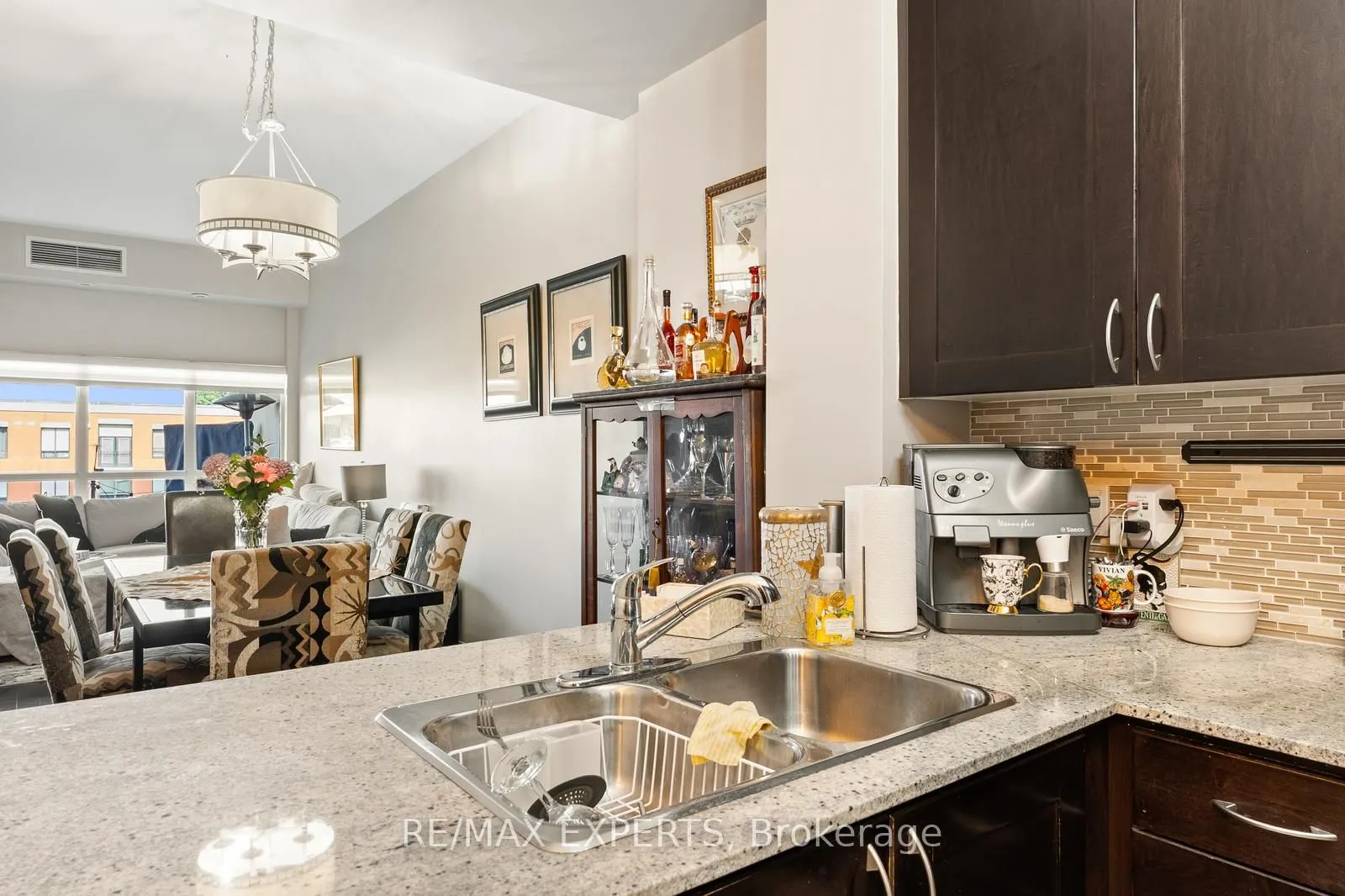 83 Woodbridge Avenue, #506