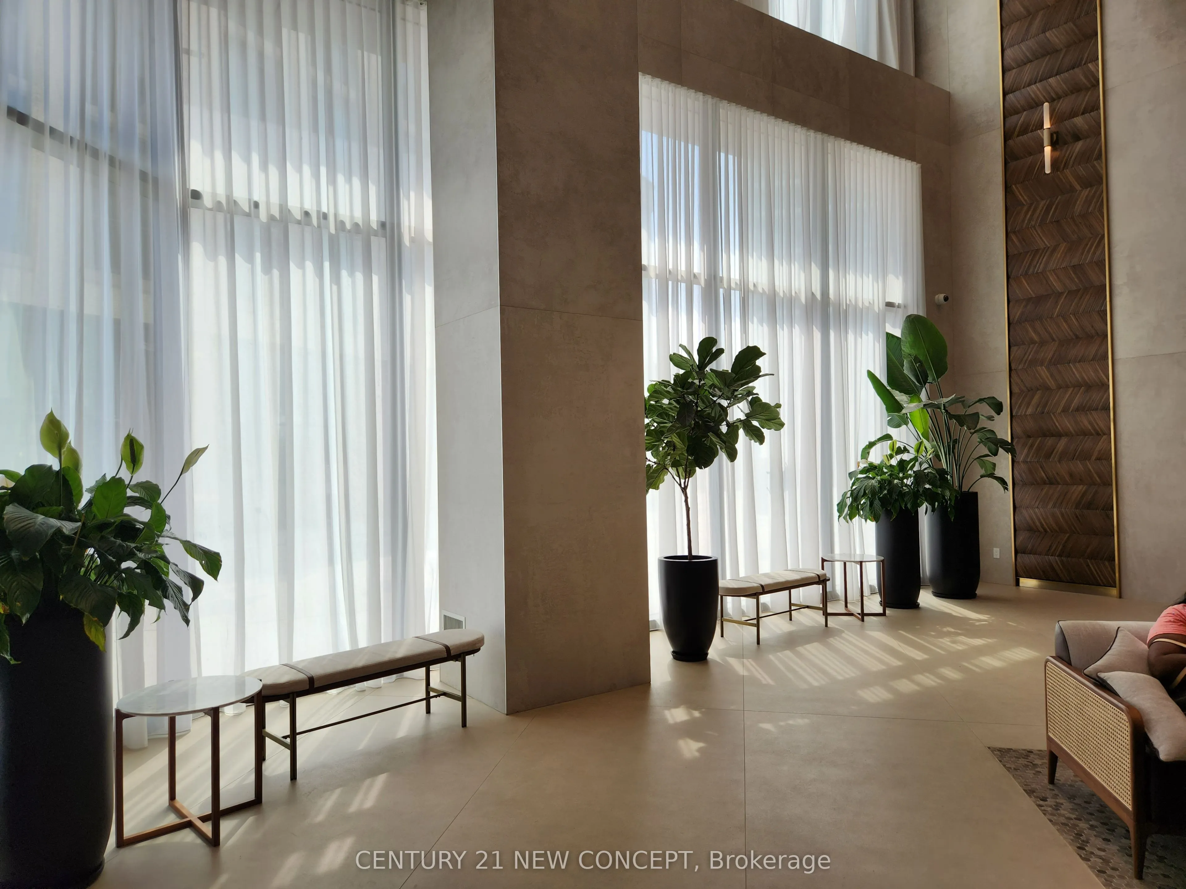 1000 Portage Parkway, #2712