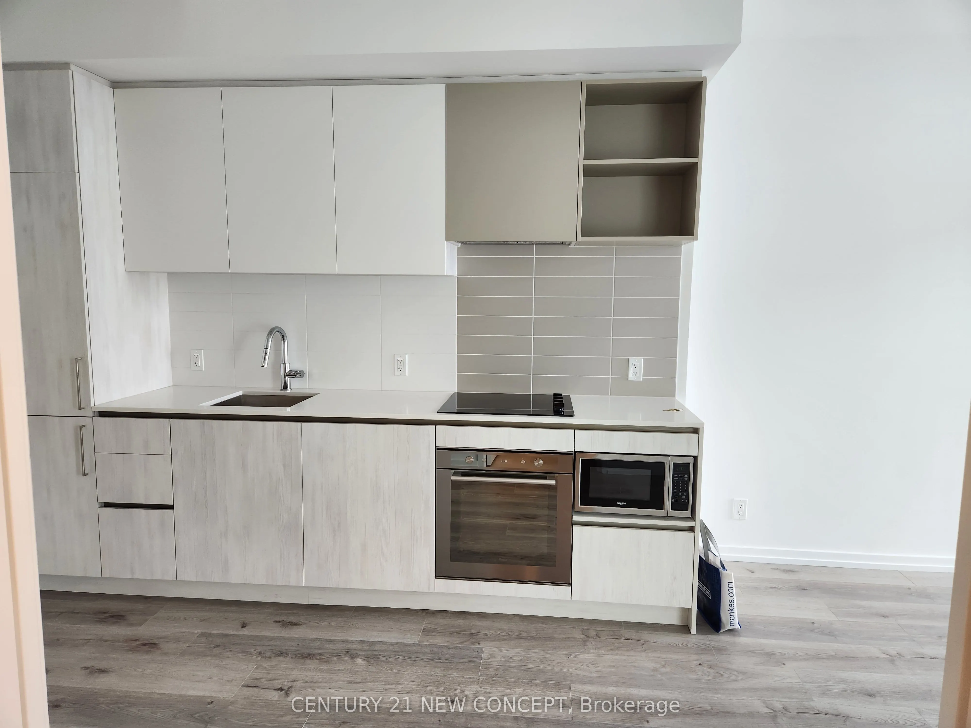 1000 Portage Parkway, #2712