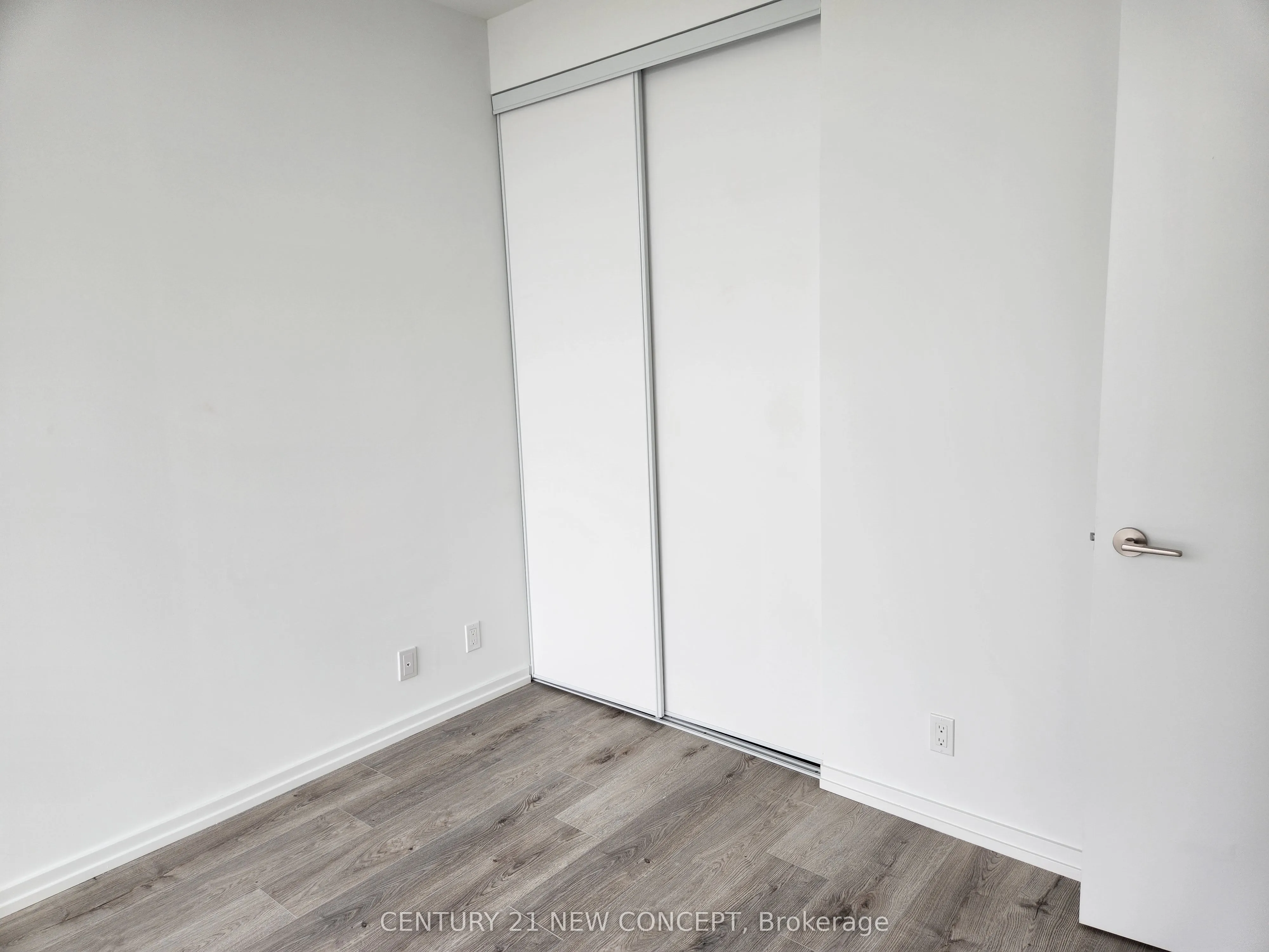 1000 Portage Parkway, #2712