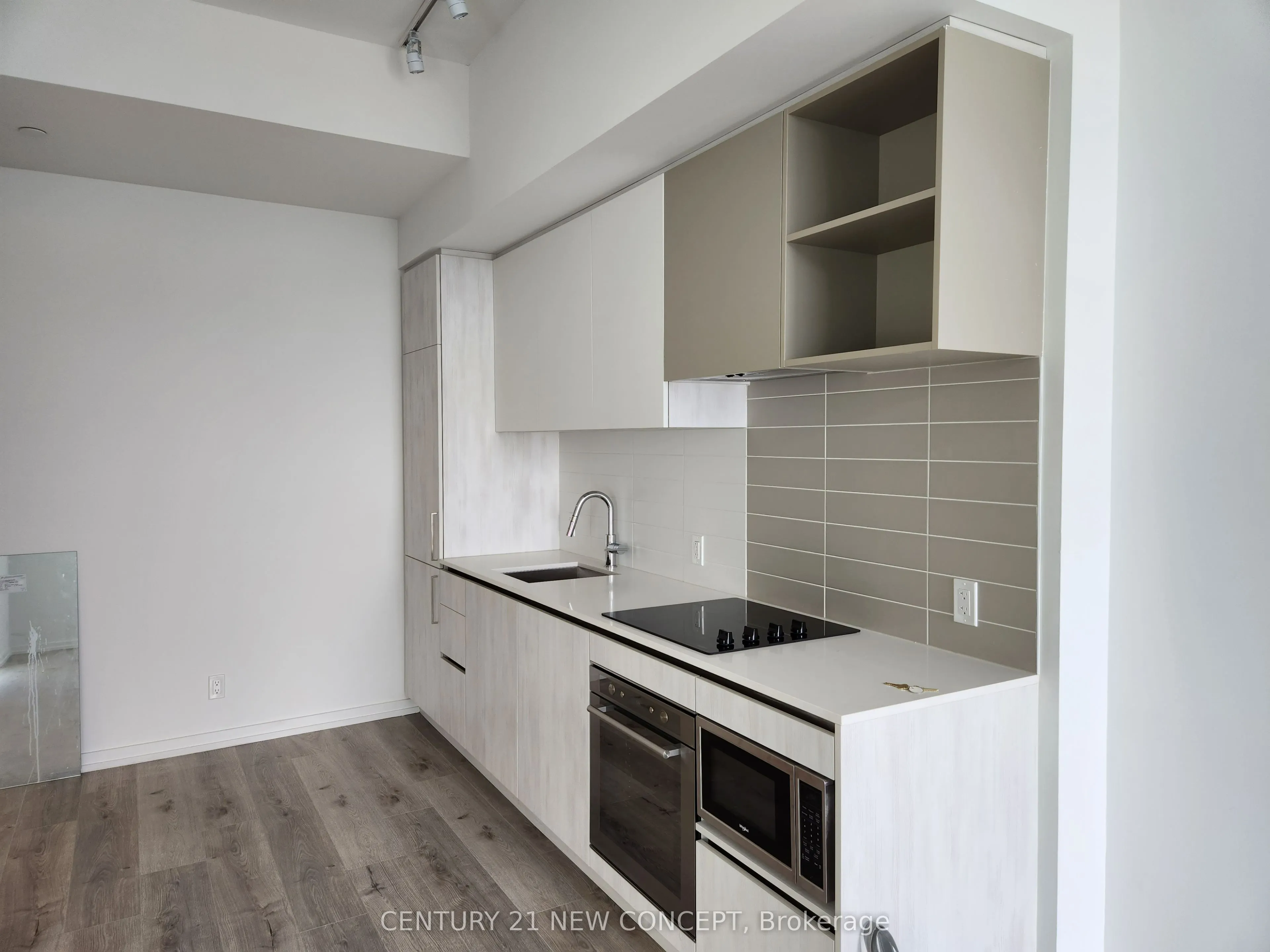 1000 Portage Parkway, #2712