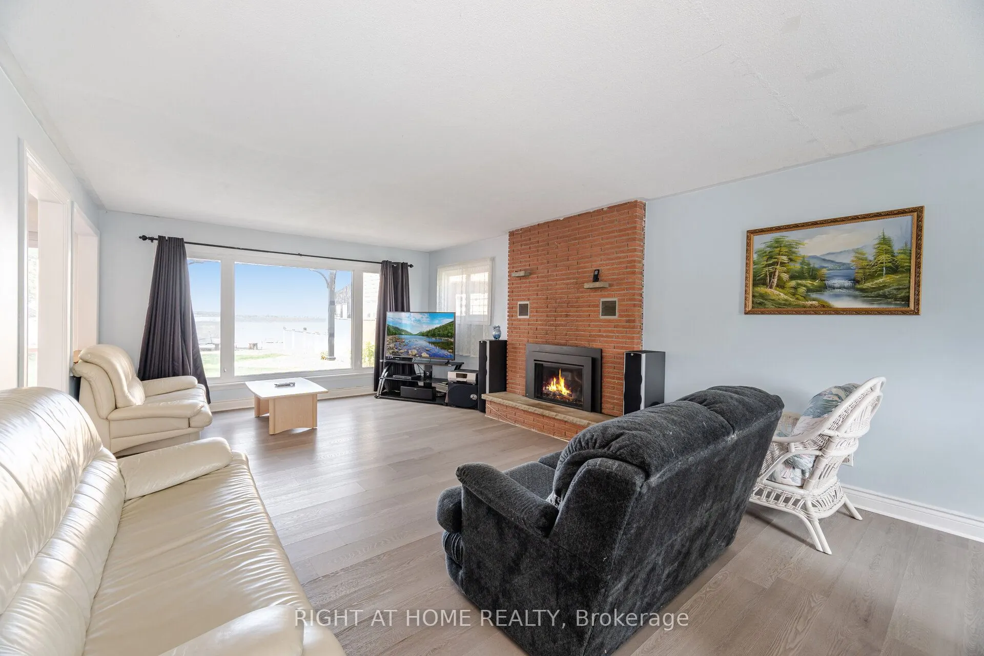 428 Lake Drive S