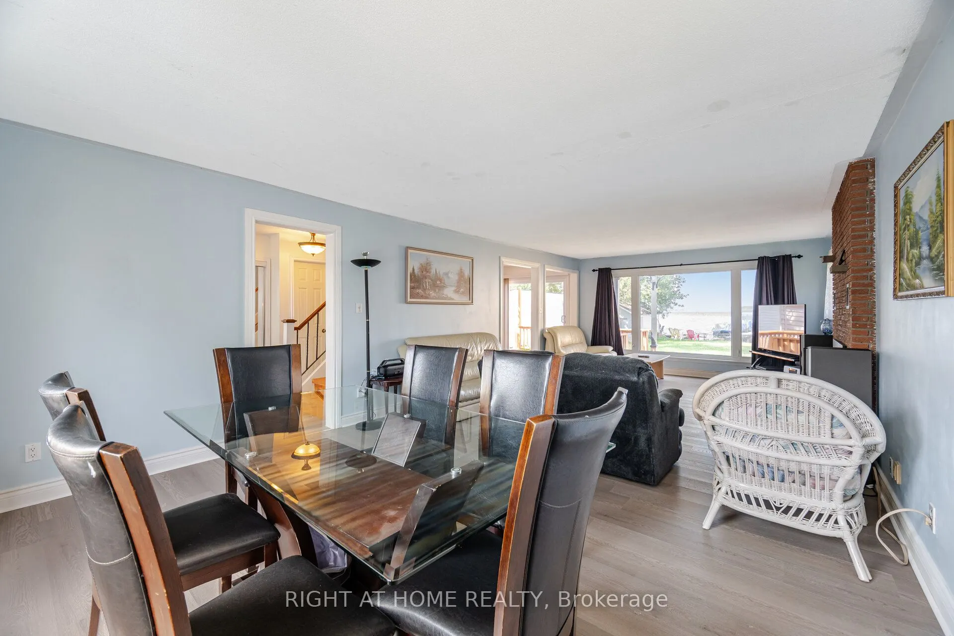 428 Lake Drive S