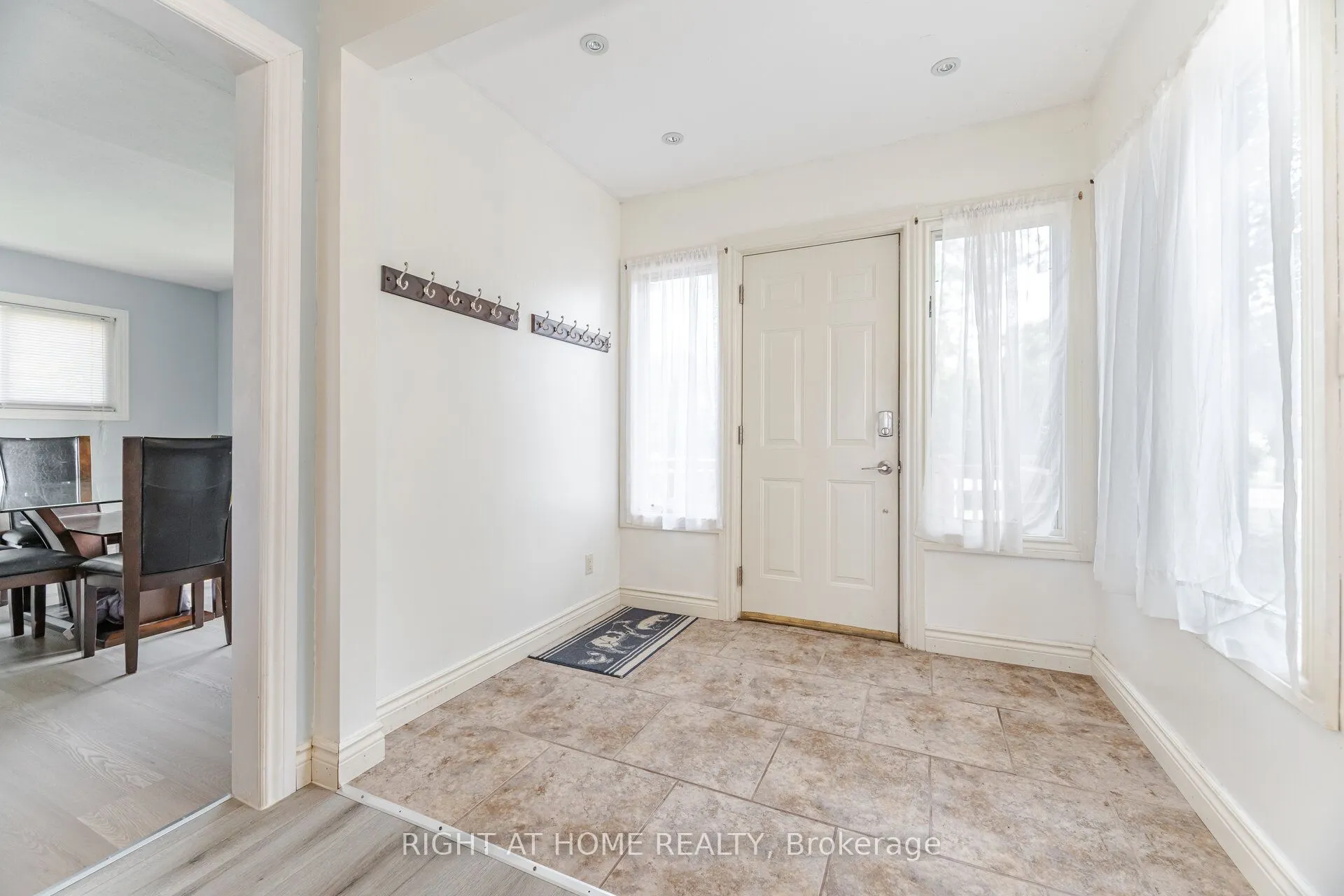 428 Lake Drive S