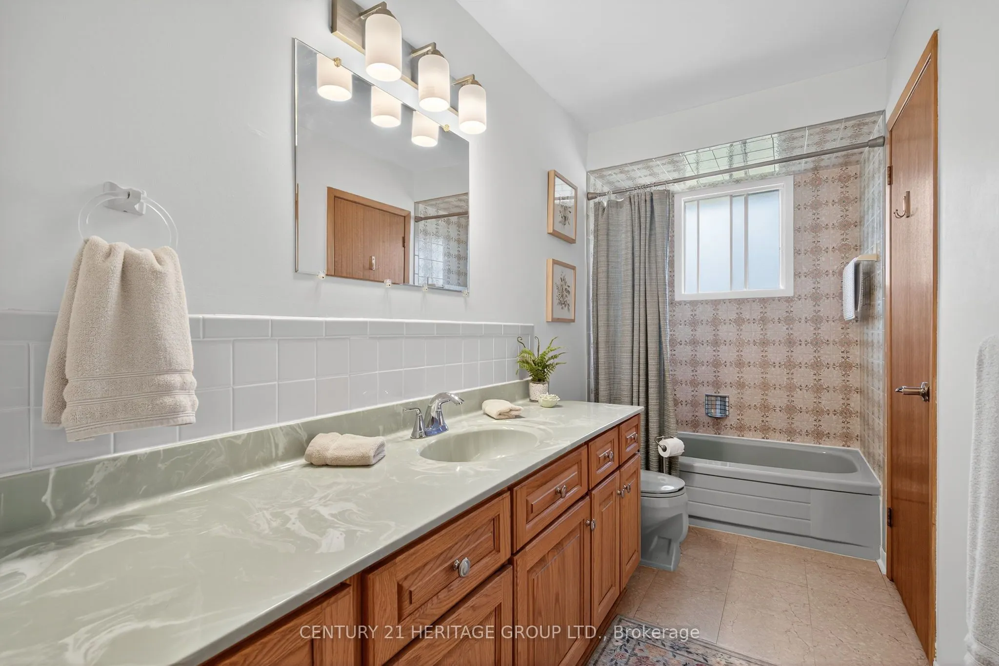 392 Colborne Street