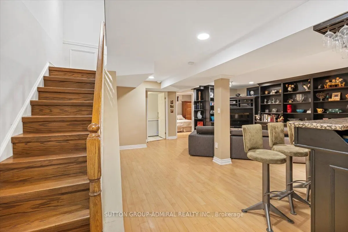 193 Glenmanor Way