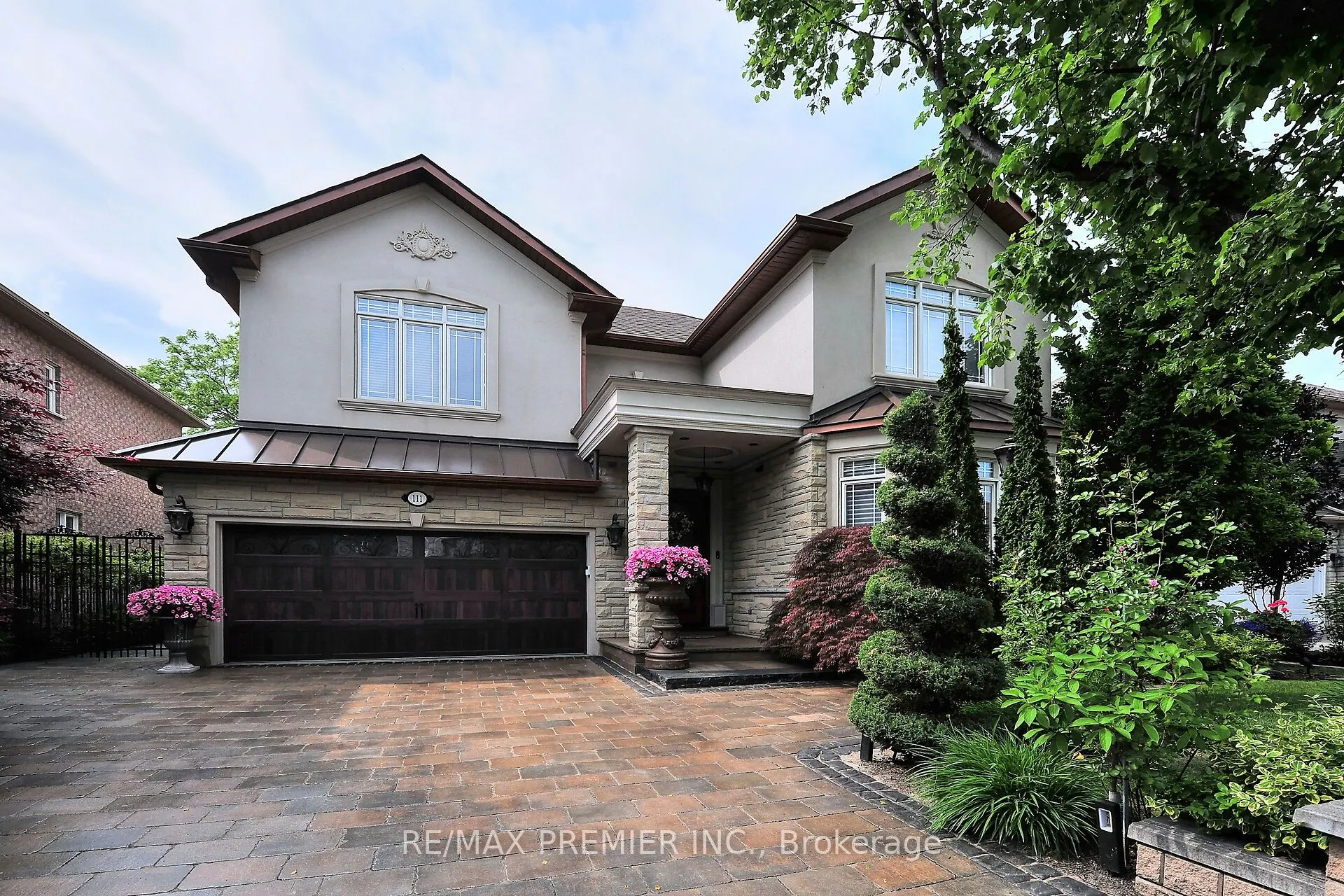 111 Arista Gate
