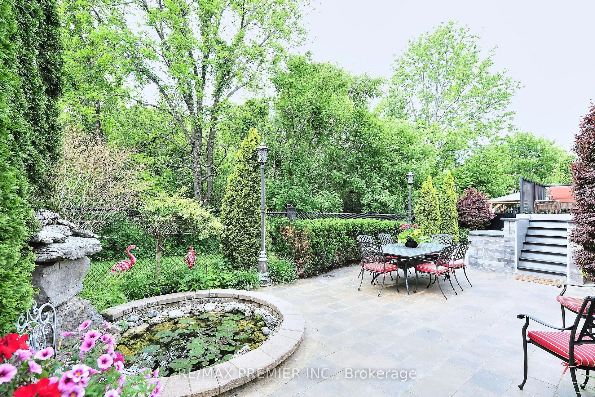 111 Arista Gate