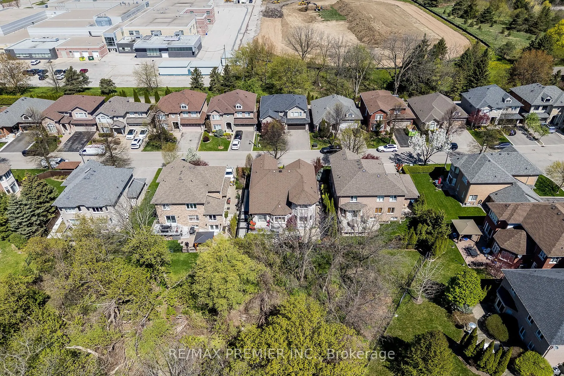 111 Arista Gate
