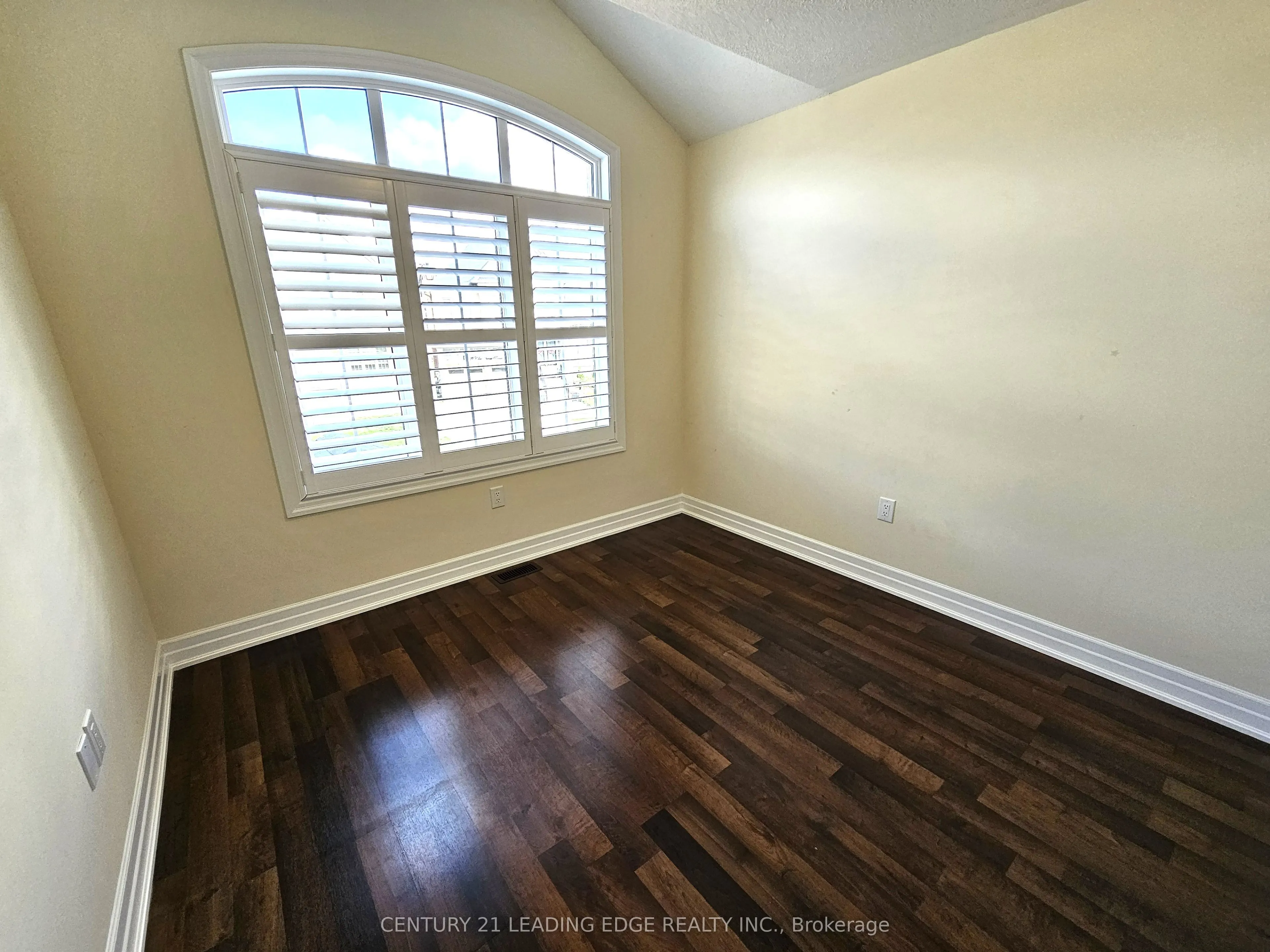 32 Clear Spring Avenue