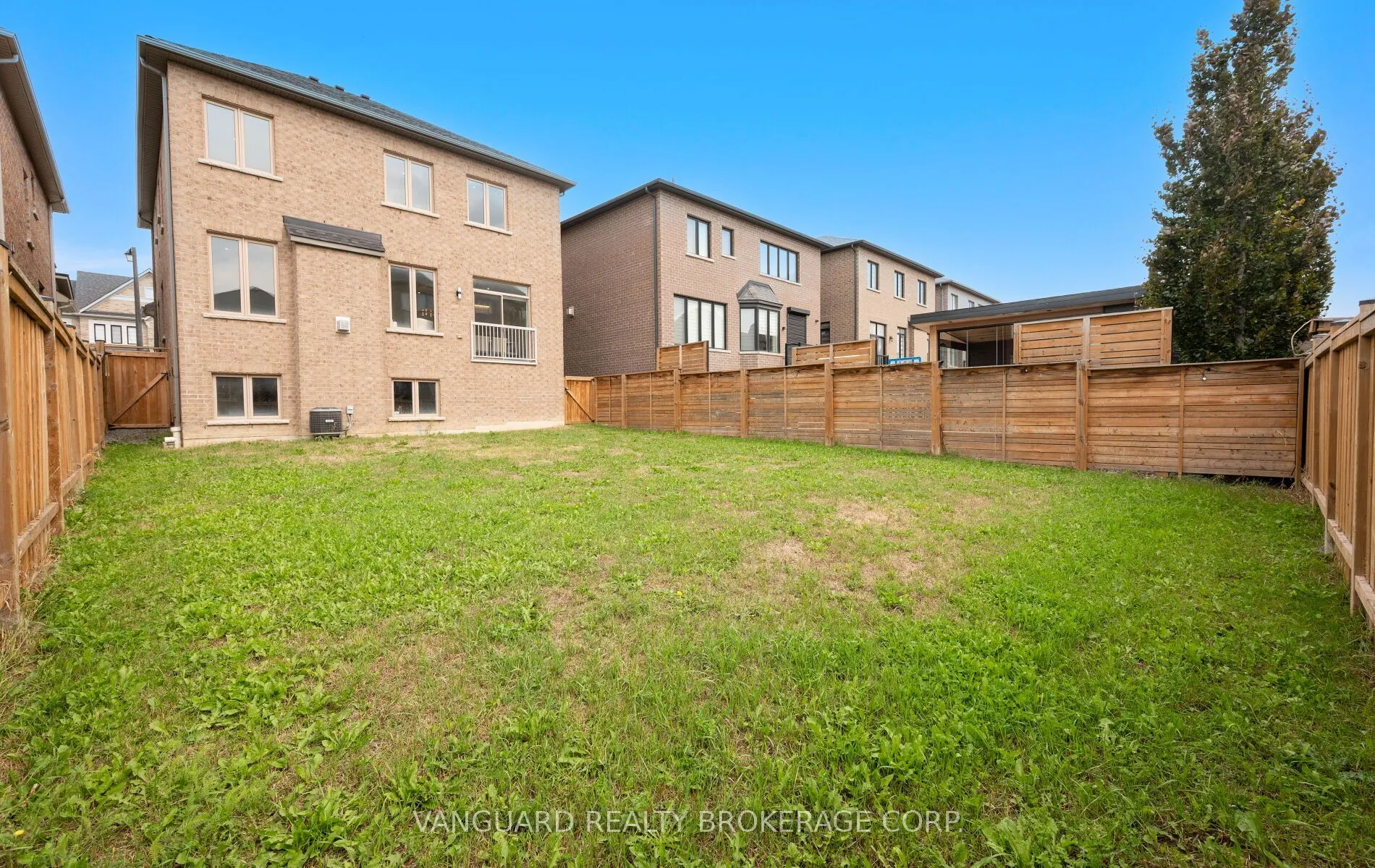 121 Alistair Crescent