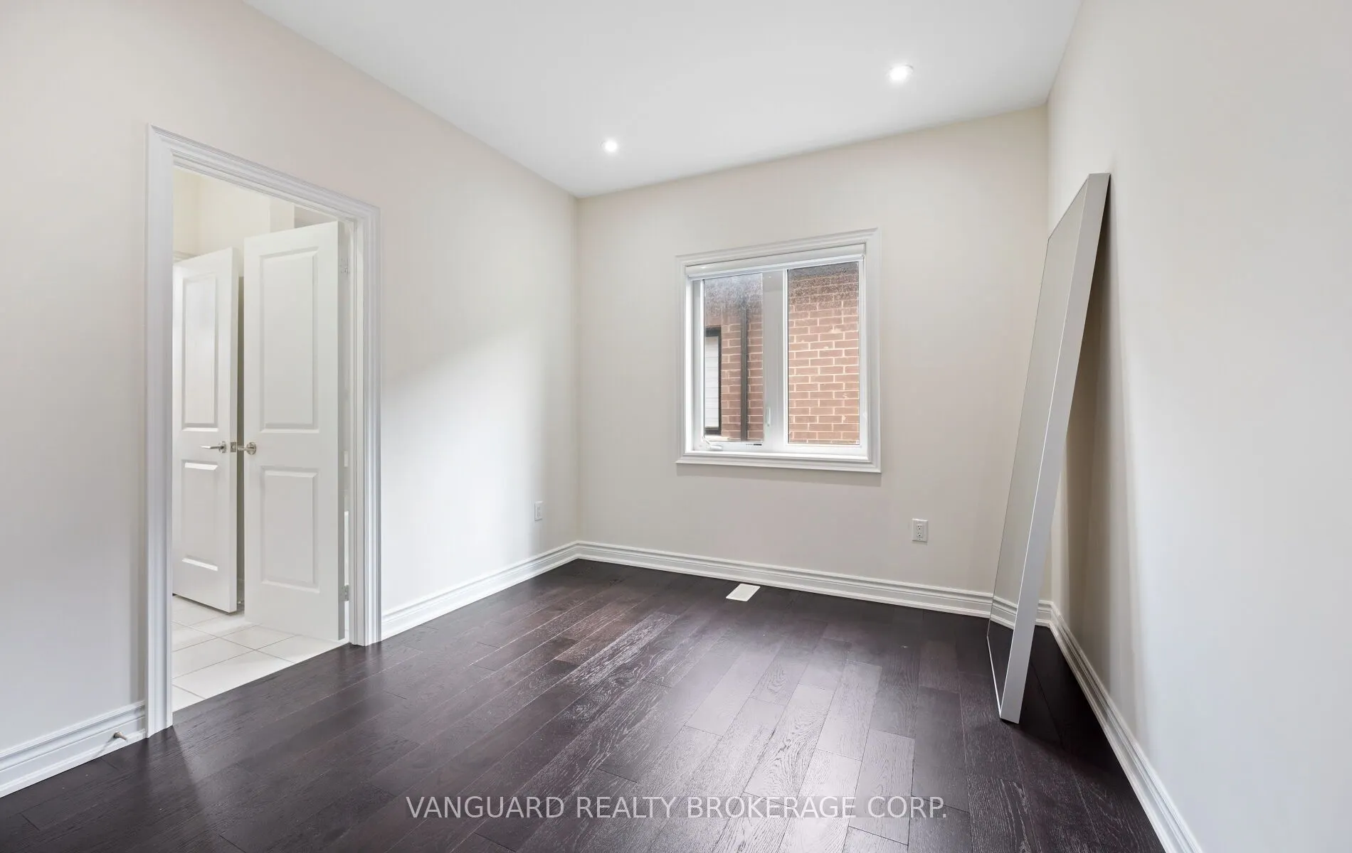 121 Alistair Crescent