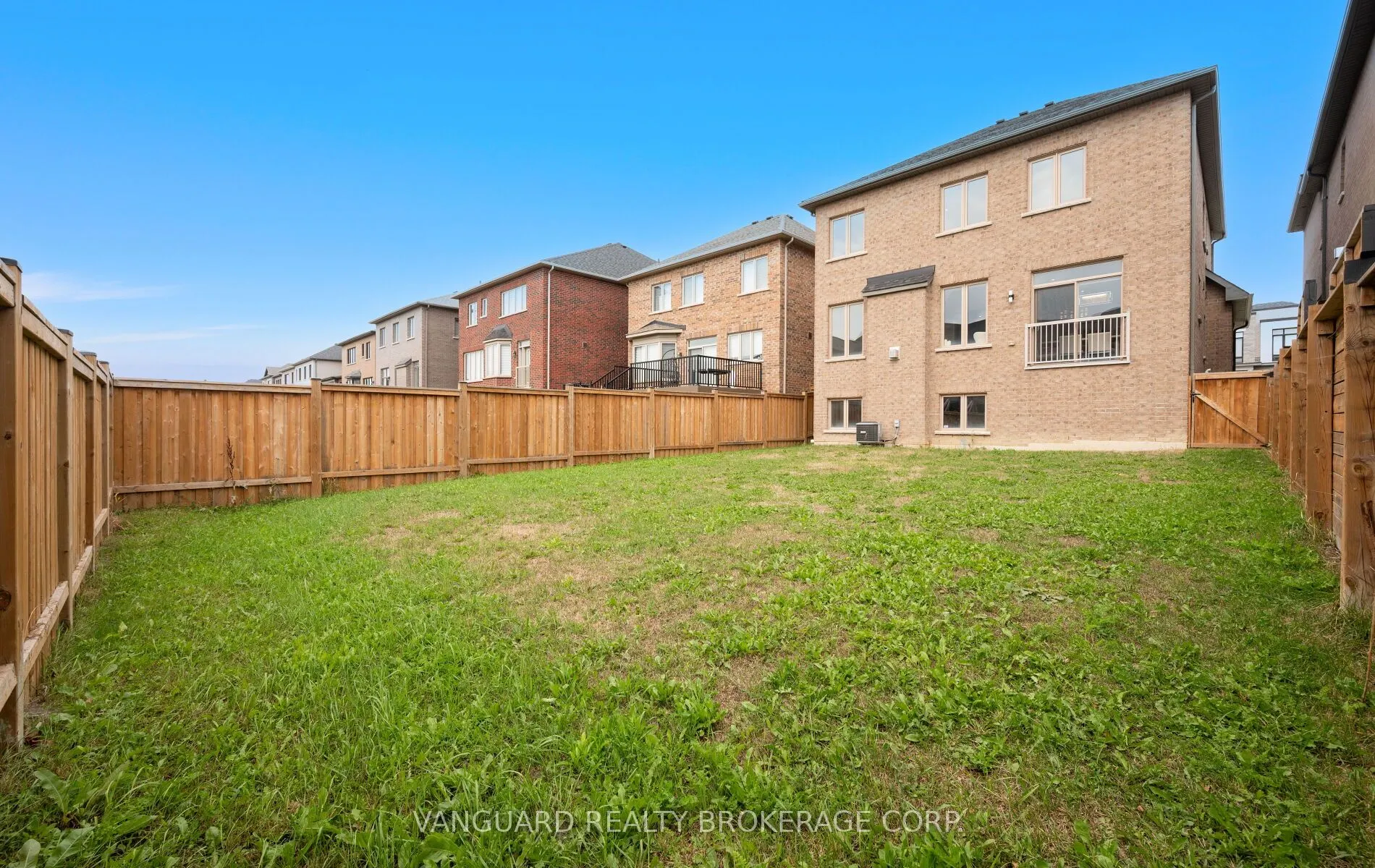 121 Alistair Crescent