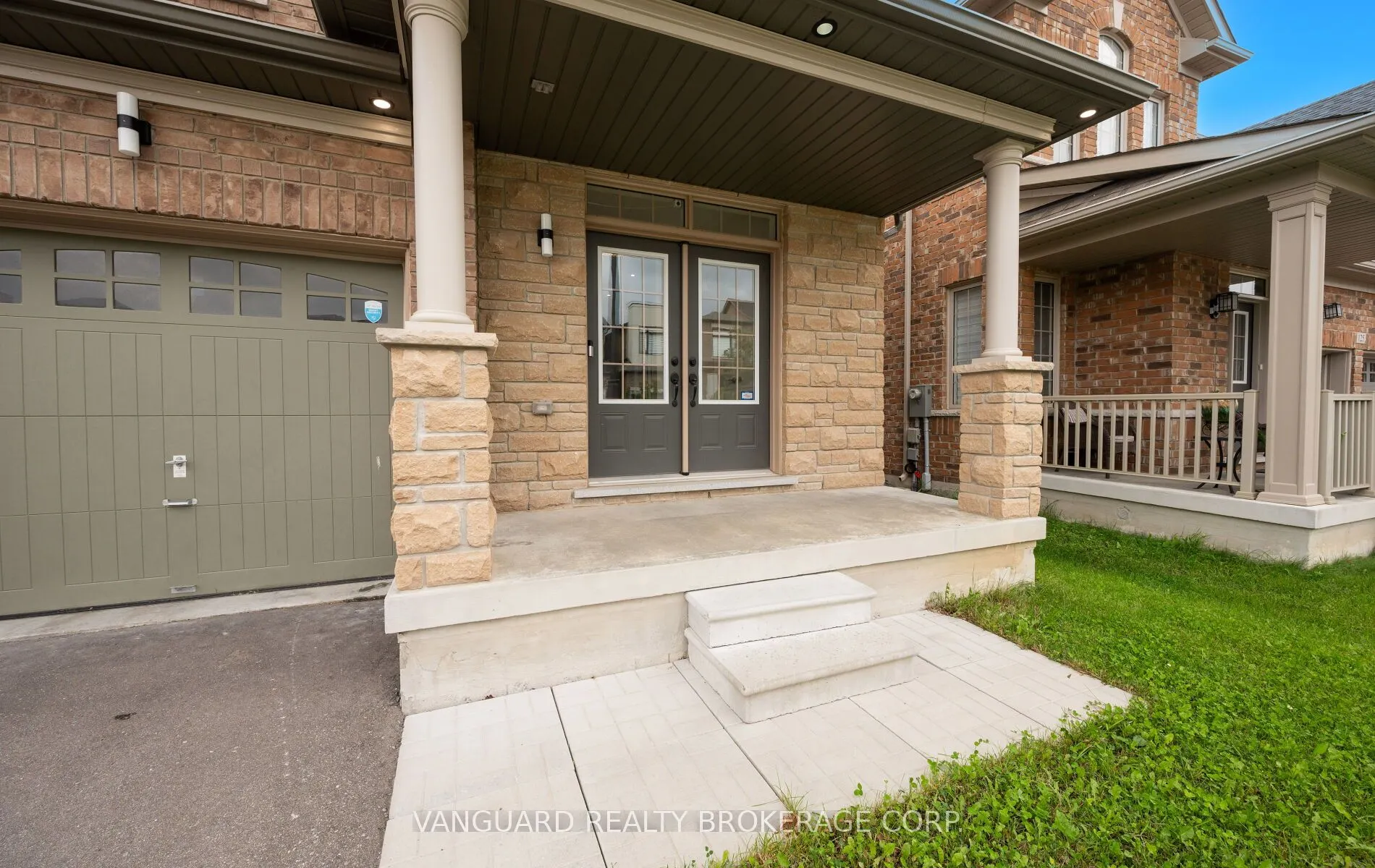 121 Alistair Crescent