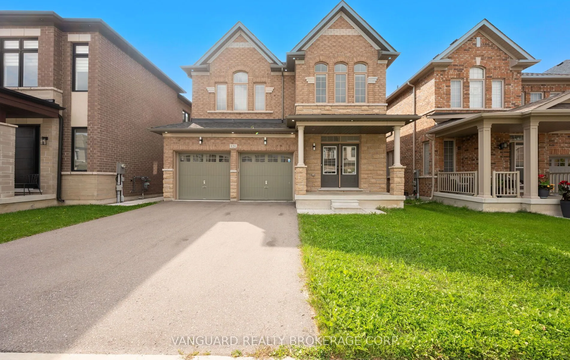 121 Alistair Crescent