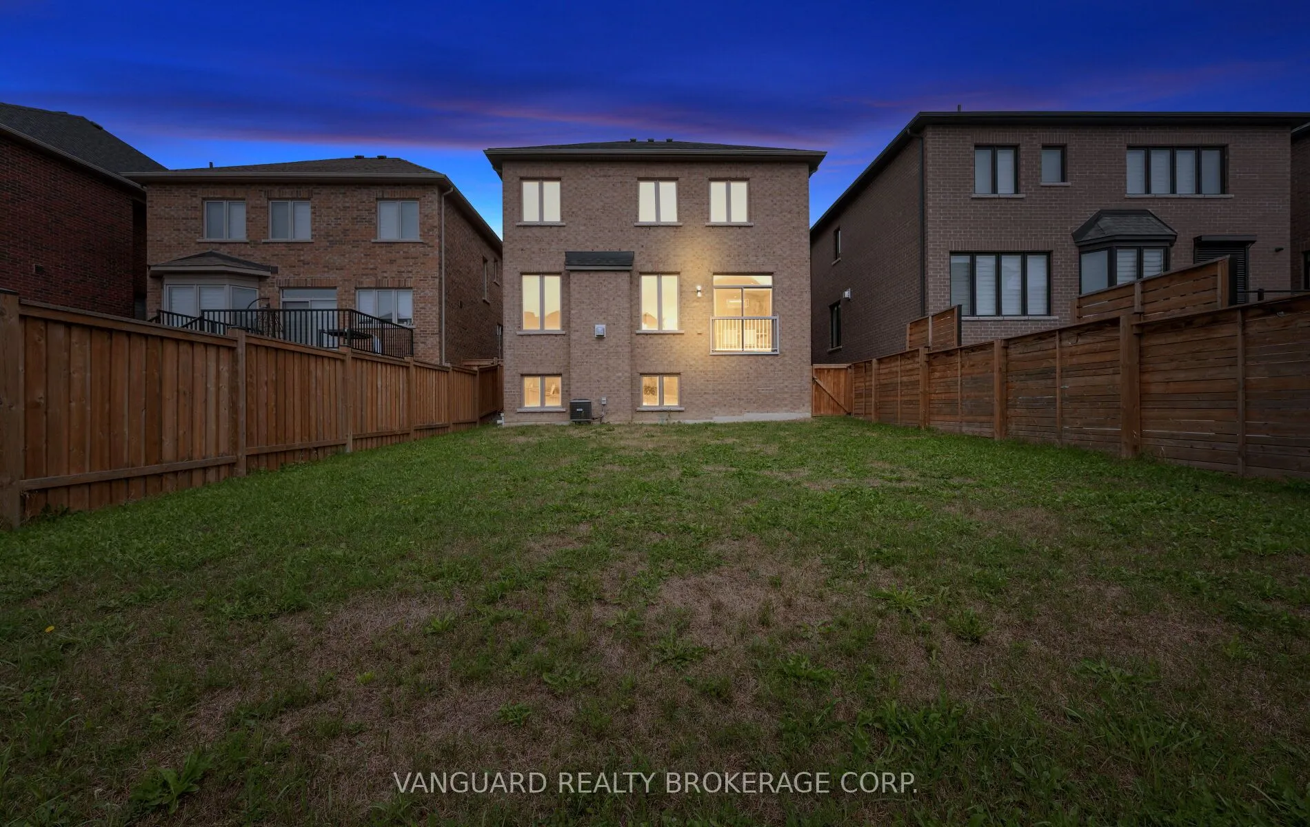 121 Alistair Crescent