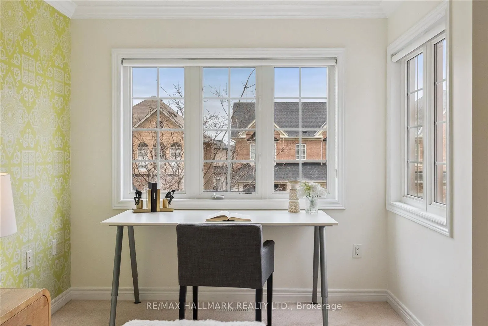 37 Maplebank Crescent