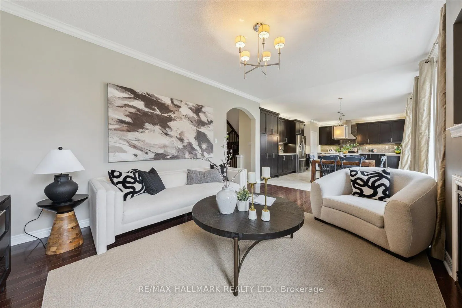 37 Maplebank Crescent