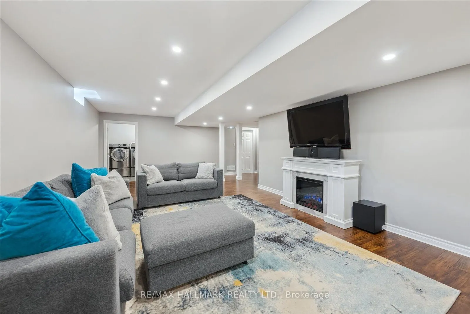 37 Maplebank Crescent