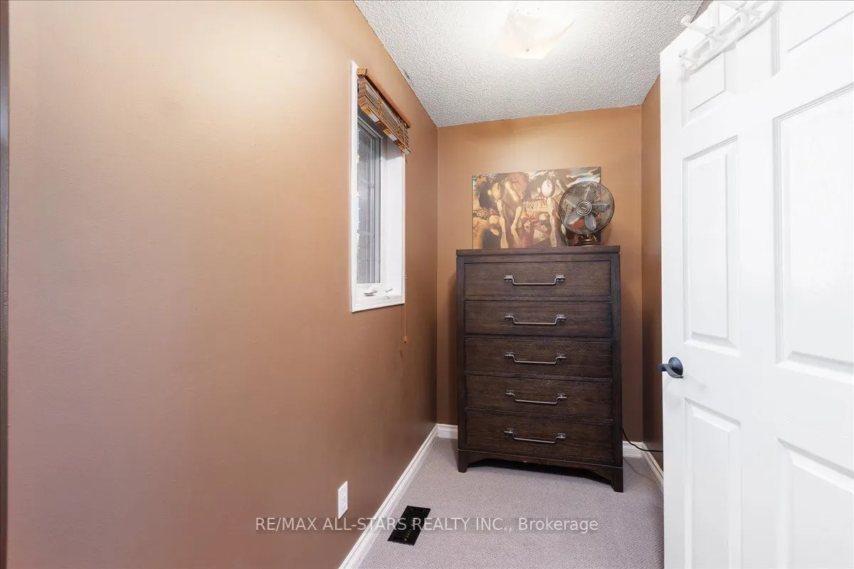 3 Hattie Court