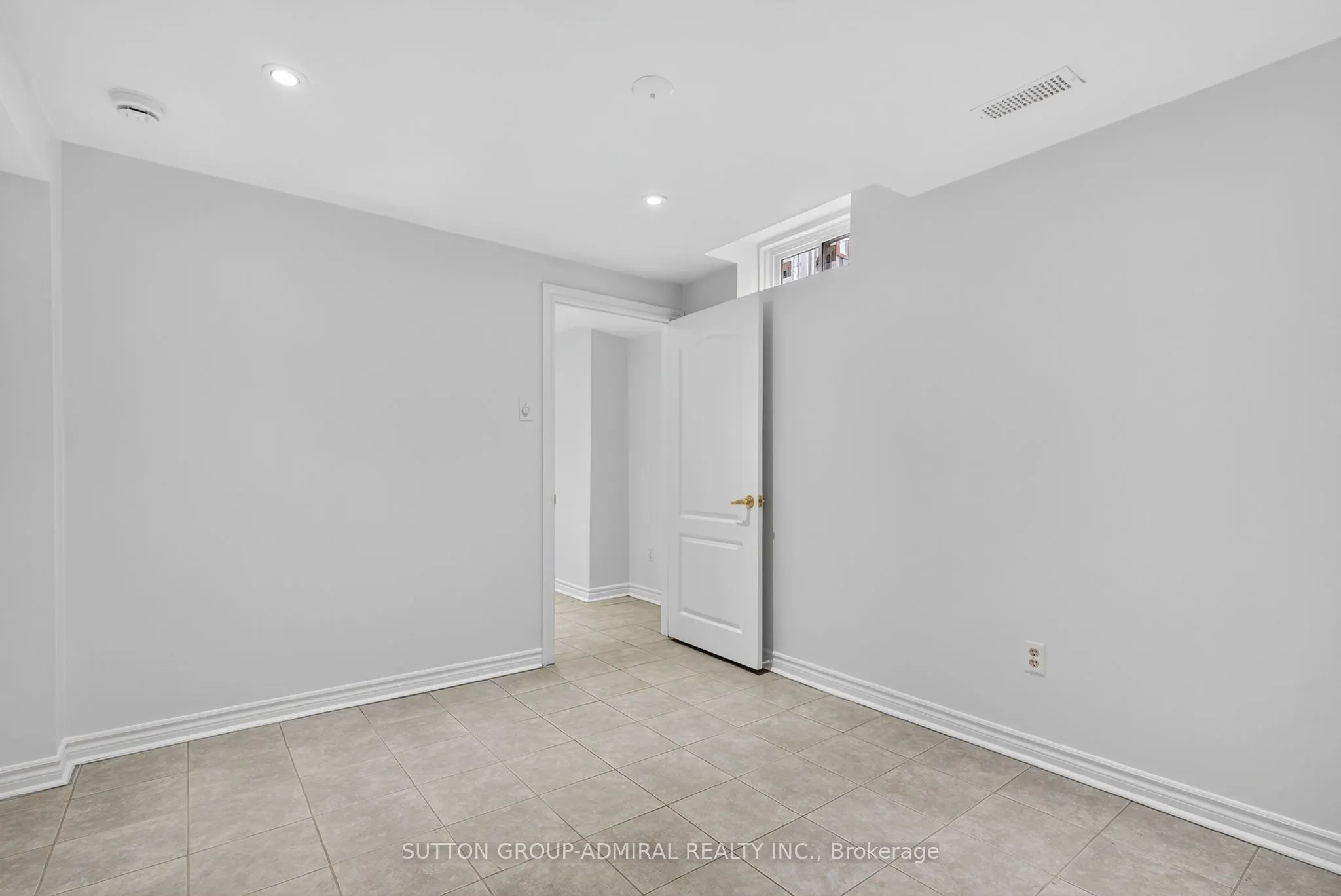 43 Keremeos Crescent