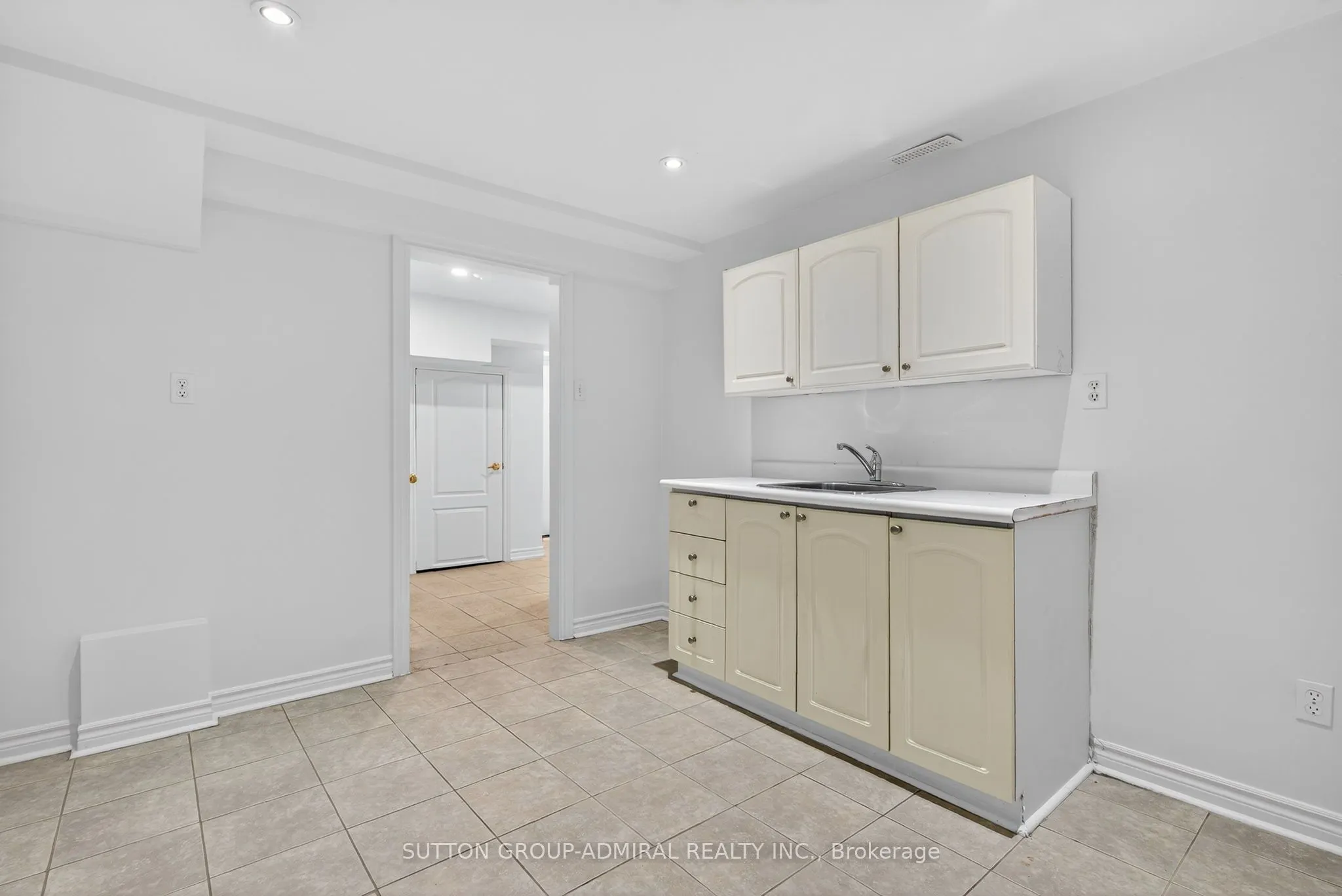 43 Keremeos Crescent