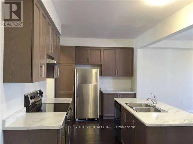 73 Sharonview Crescent