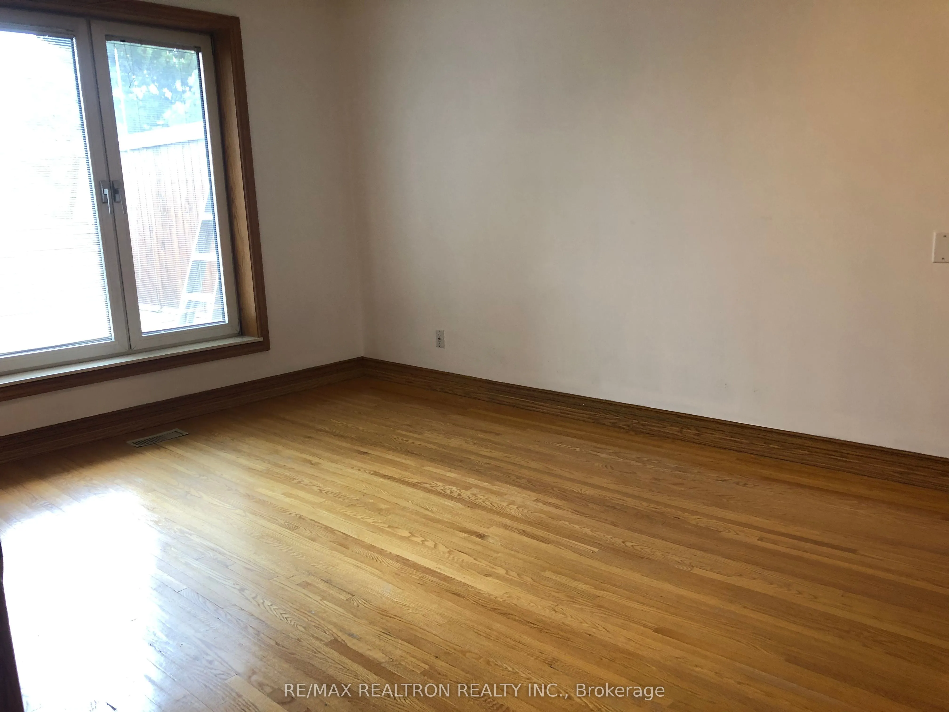 39 Spruce Avenue