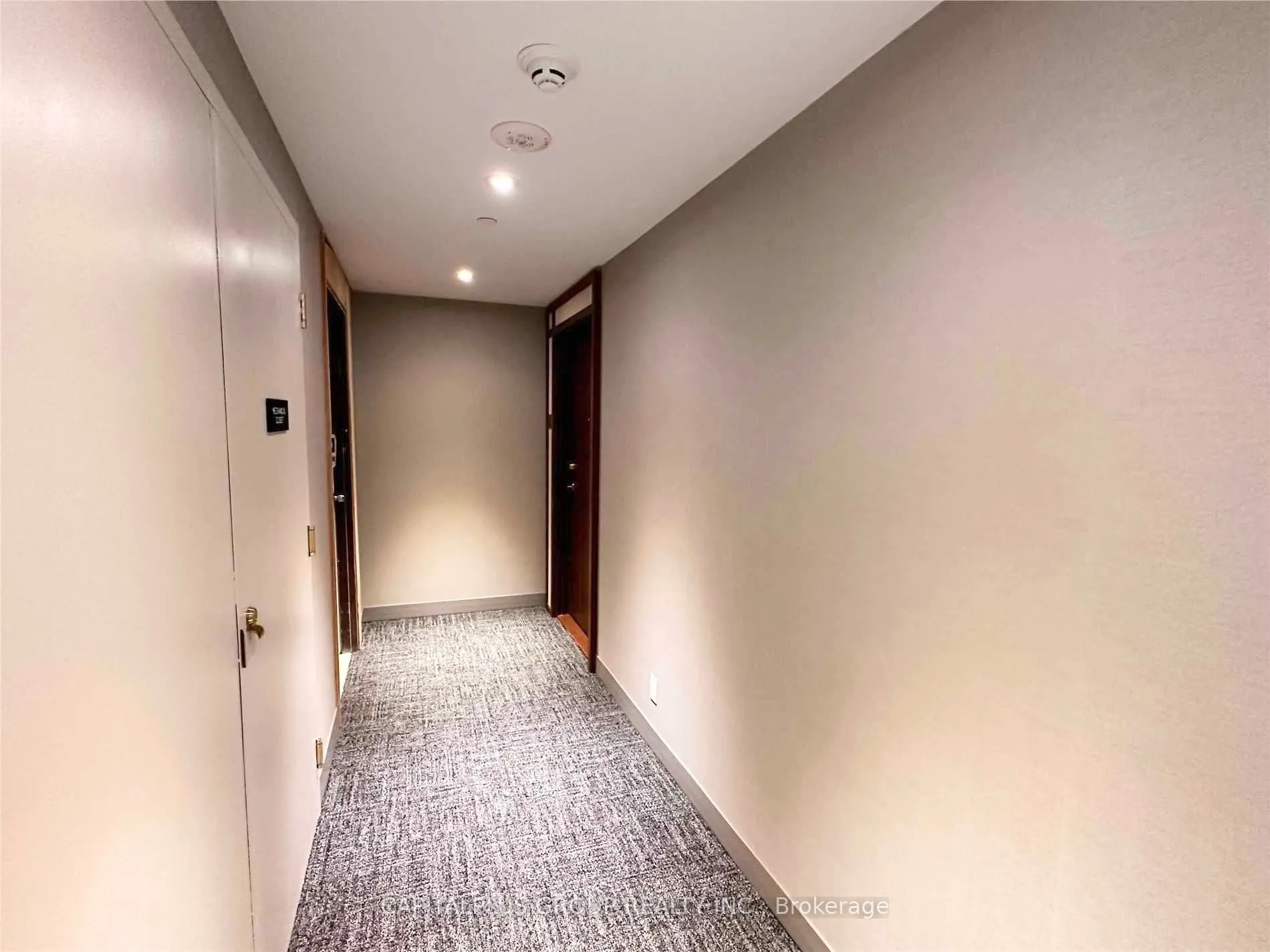 1000 Portage Parkway, #1215