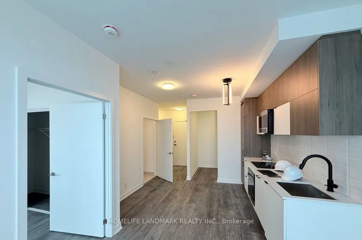 8888 Yonge Street, #713