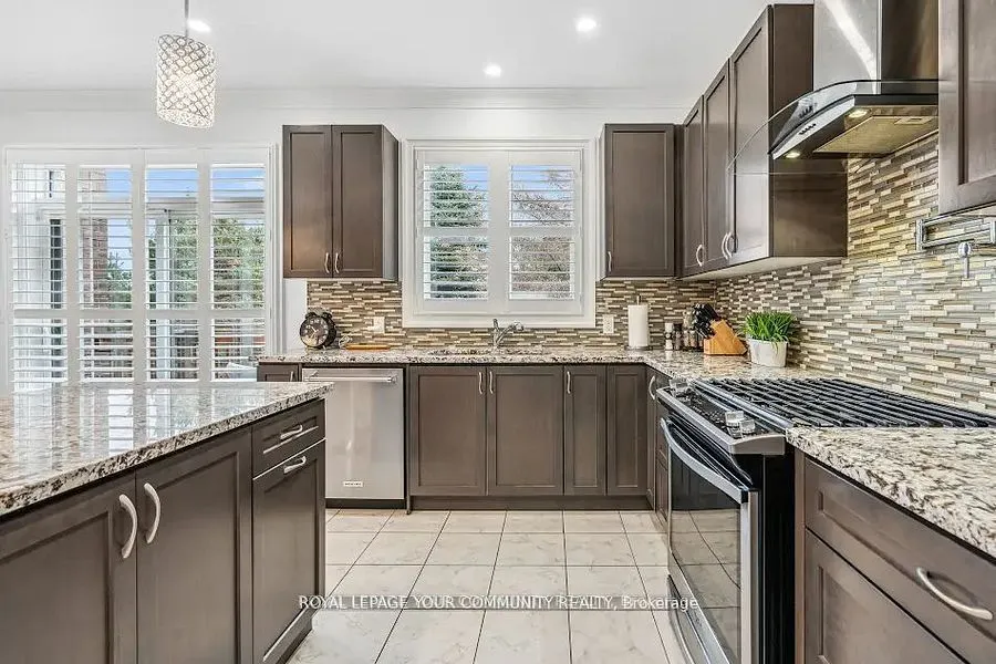 54 Prairie Grass Crescent