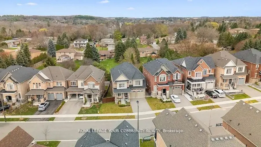 54 Prairie Grass Crescent