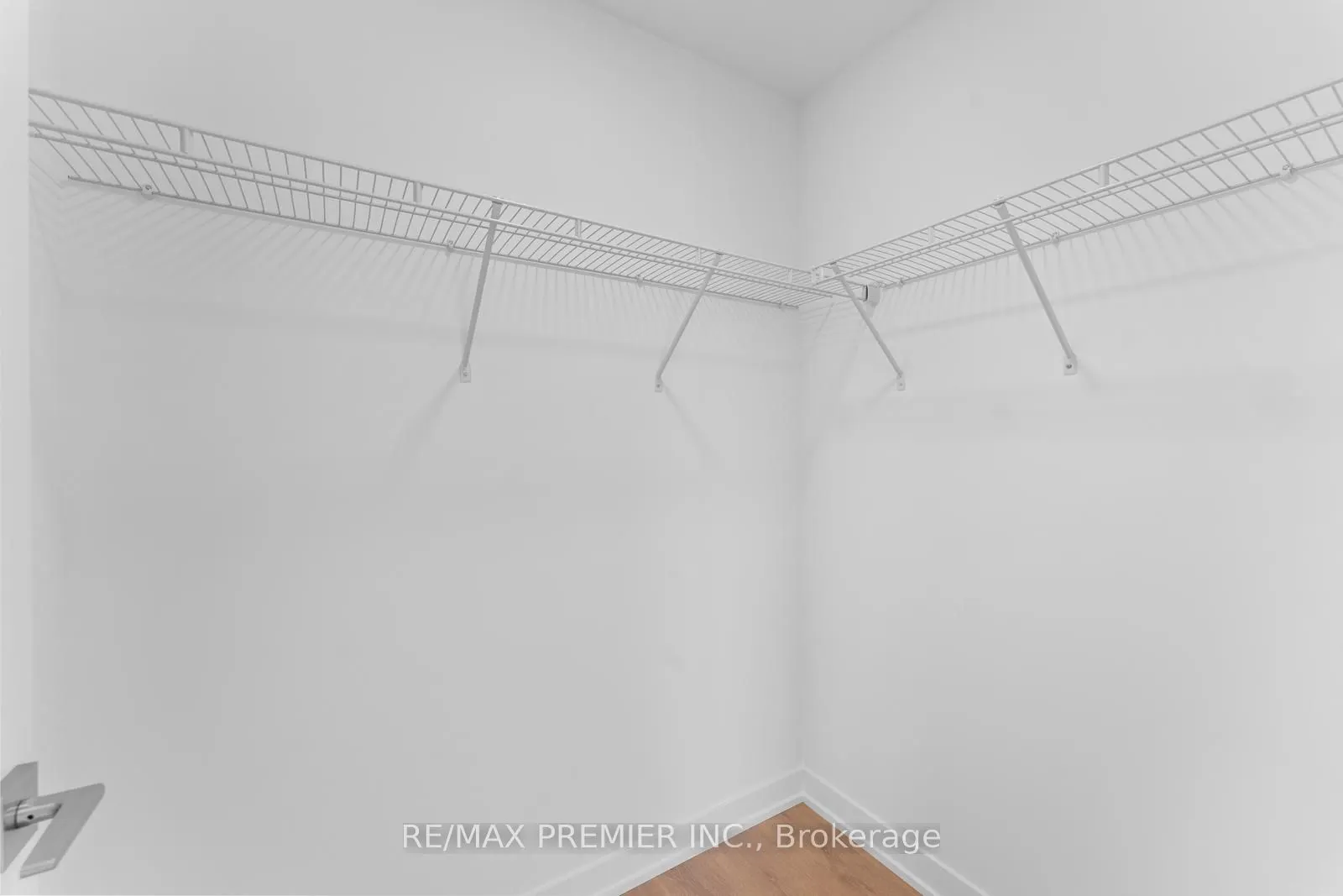 10 Abeja Street, #1319