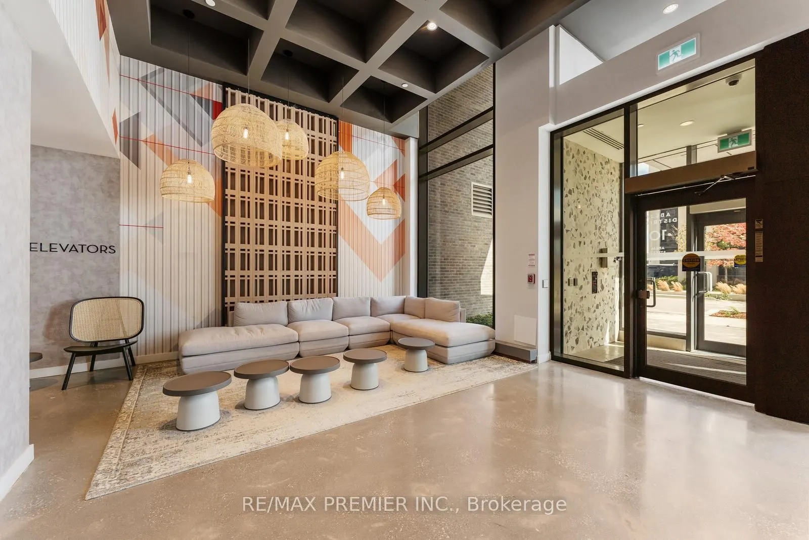 10 Abeja Street, #1319