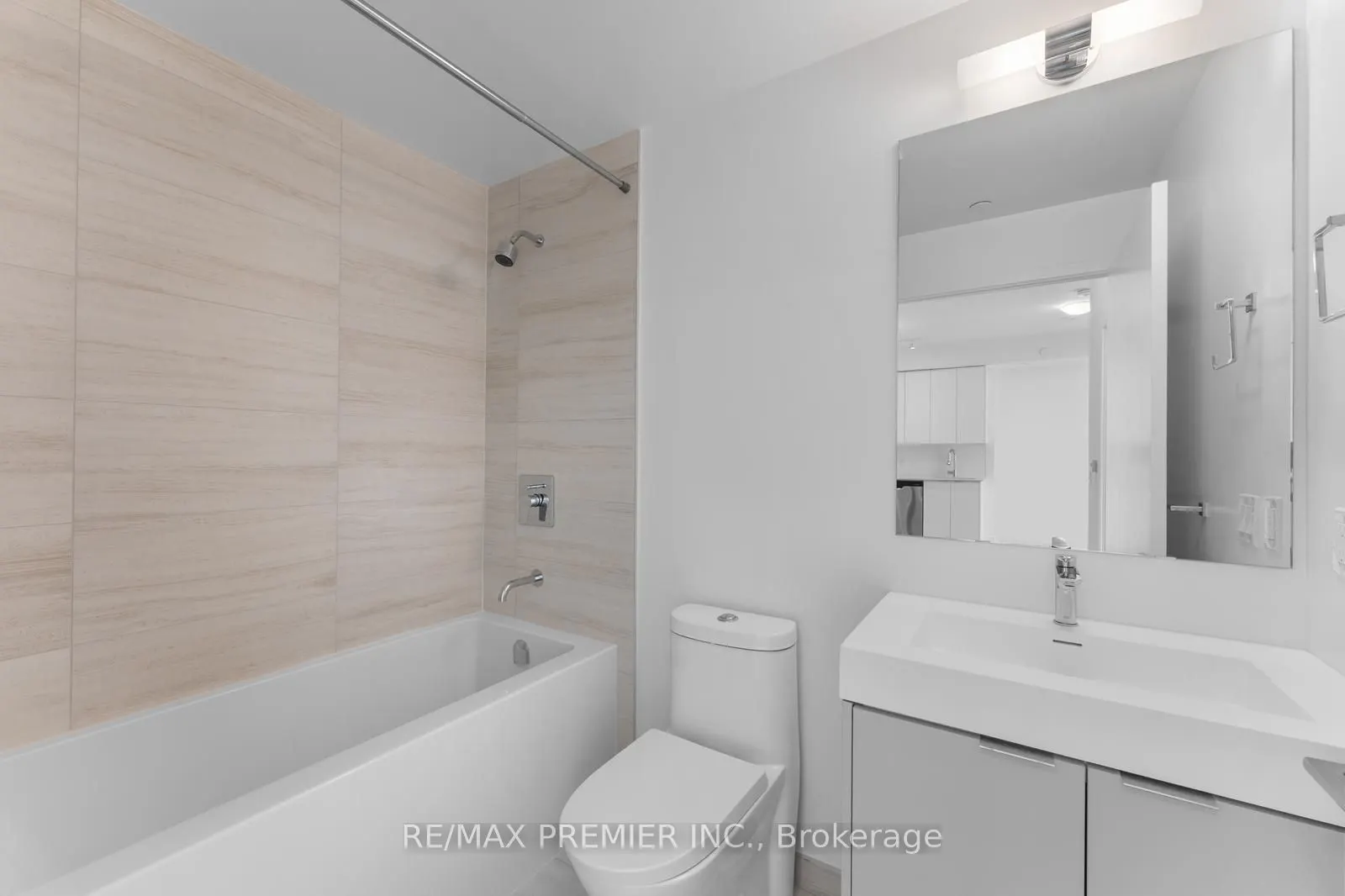 10 Abeja Street, #1319