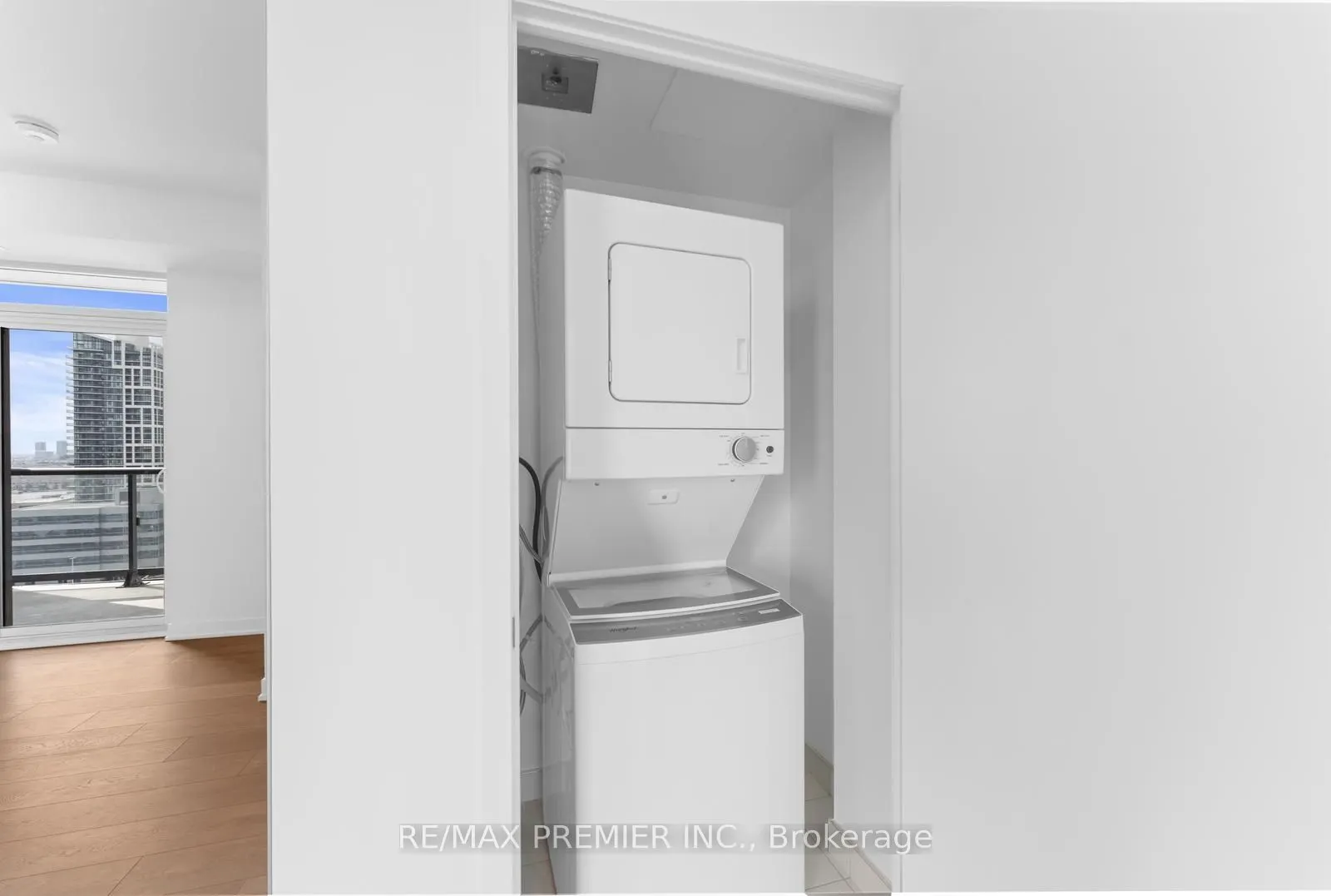 10 Abeja Street, #1319