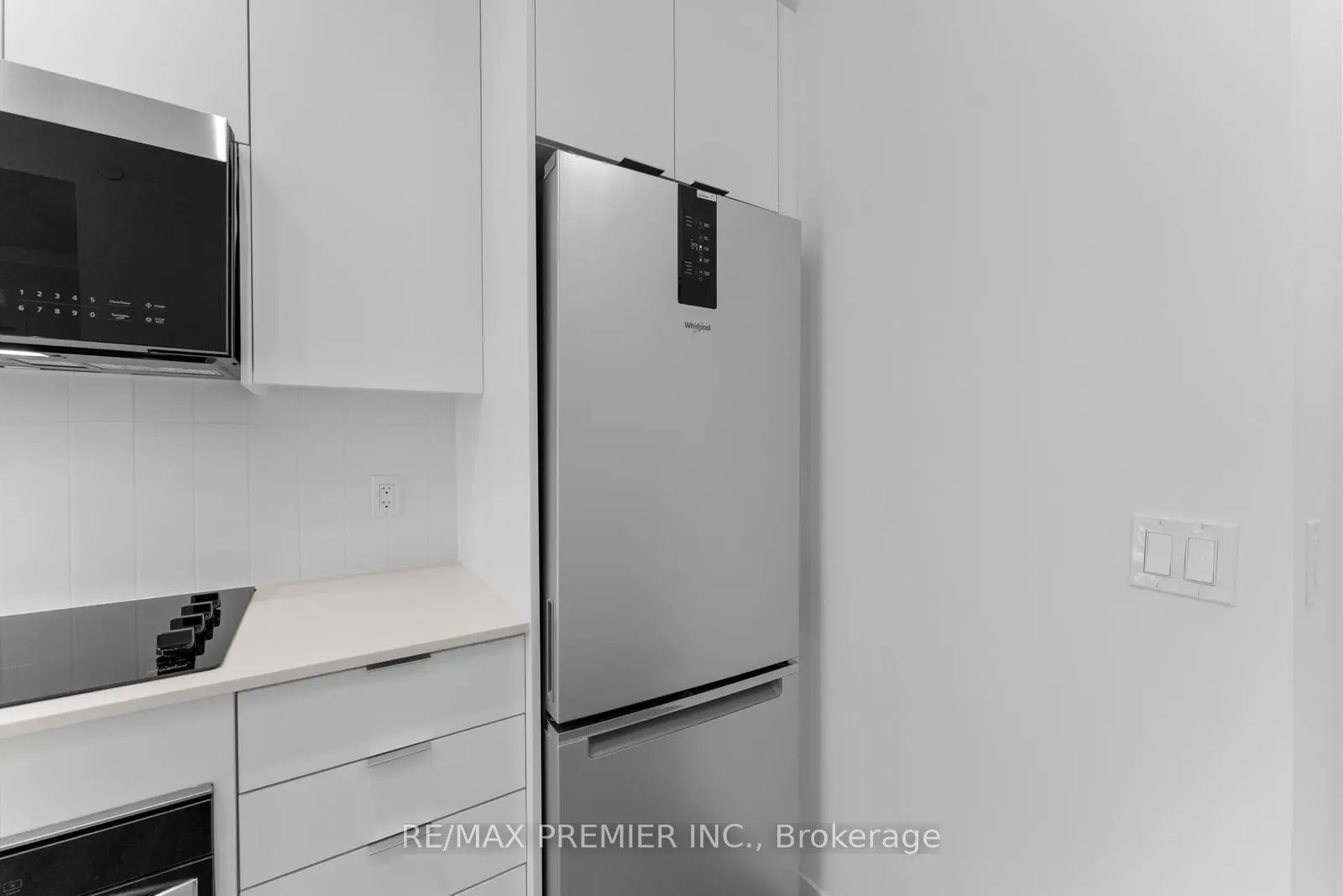 10 Abeja Street, #1319
