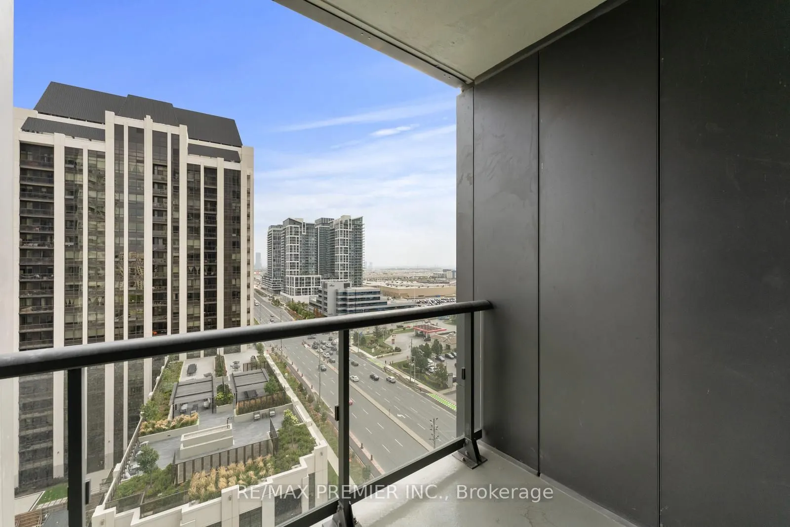 10 Abeja Street, #1319