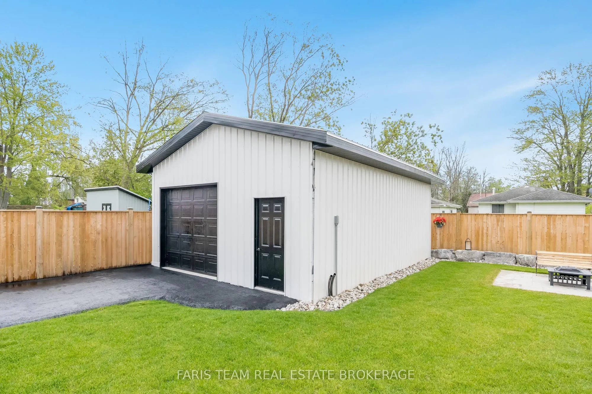 1135 Poplar Drive