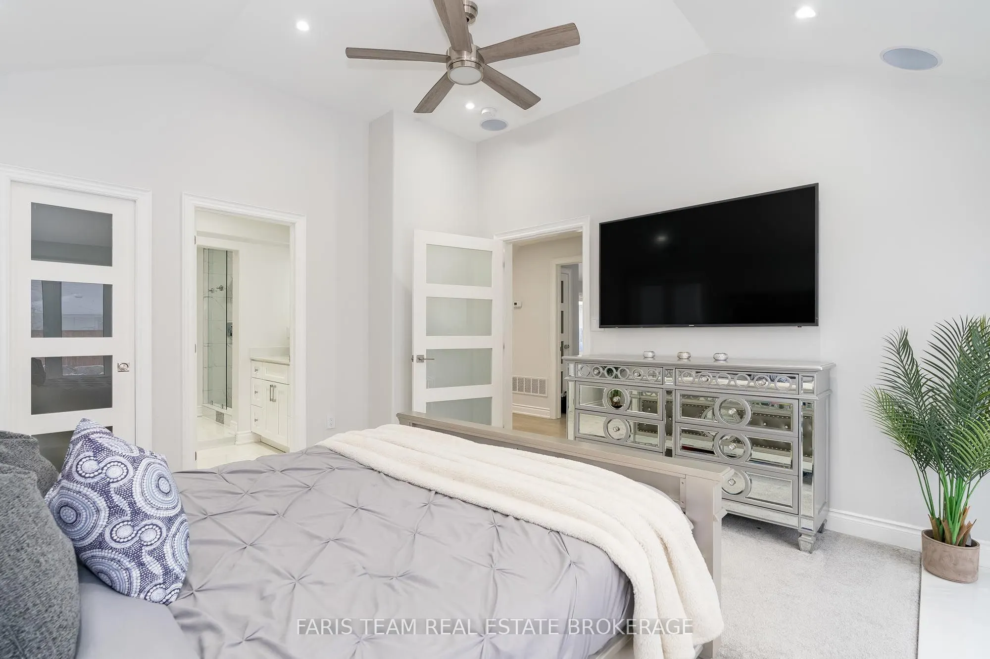 1135 Poplar Drive