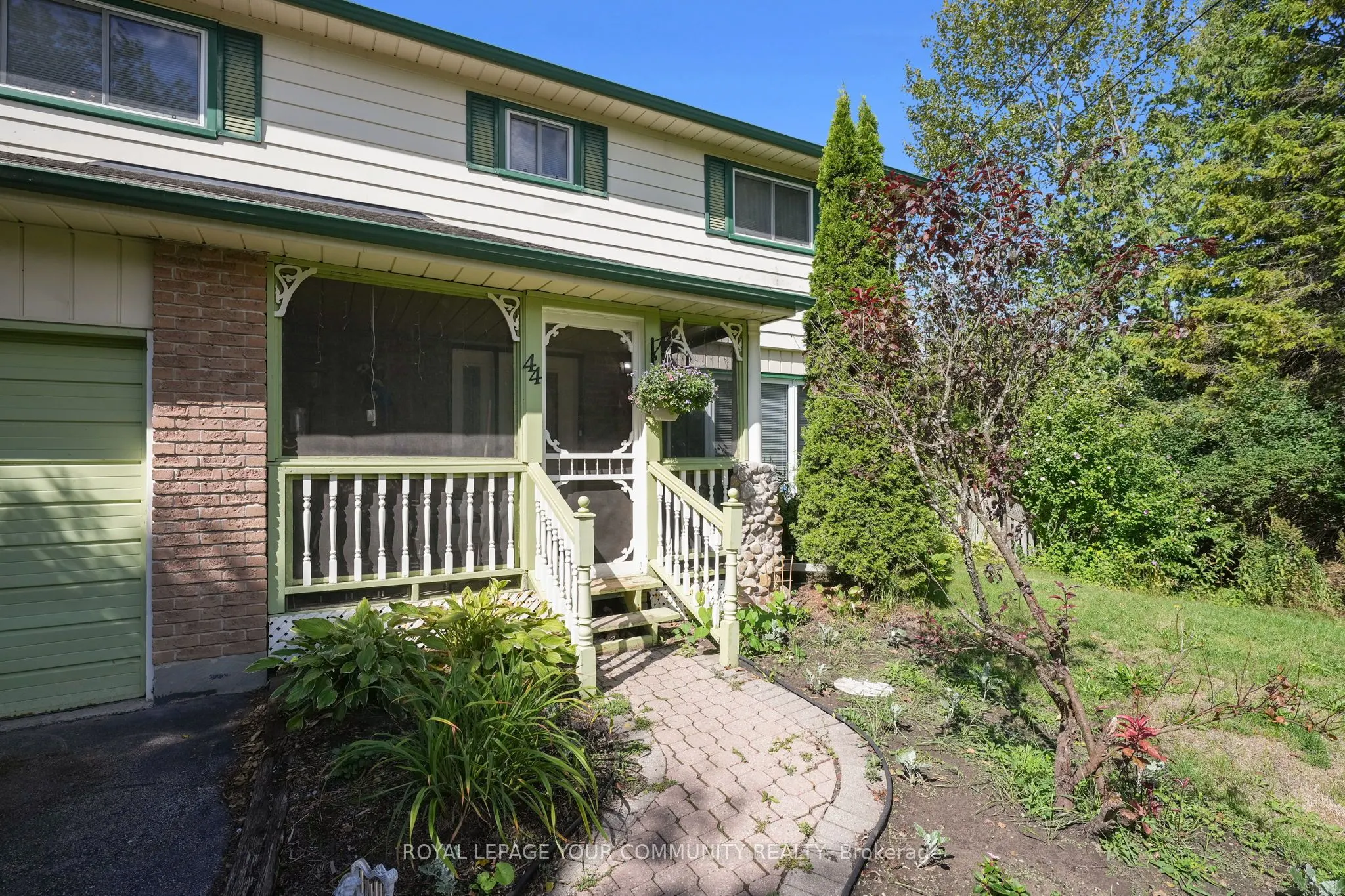 44 Beaverdale Crescent