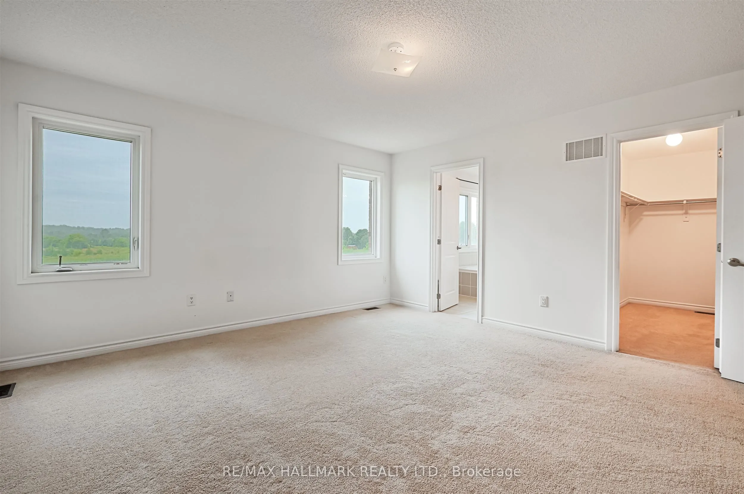 44 Strachan Trail