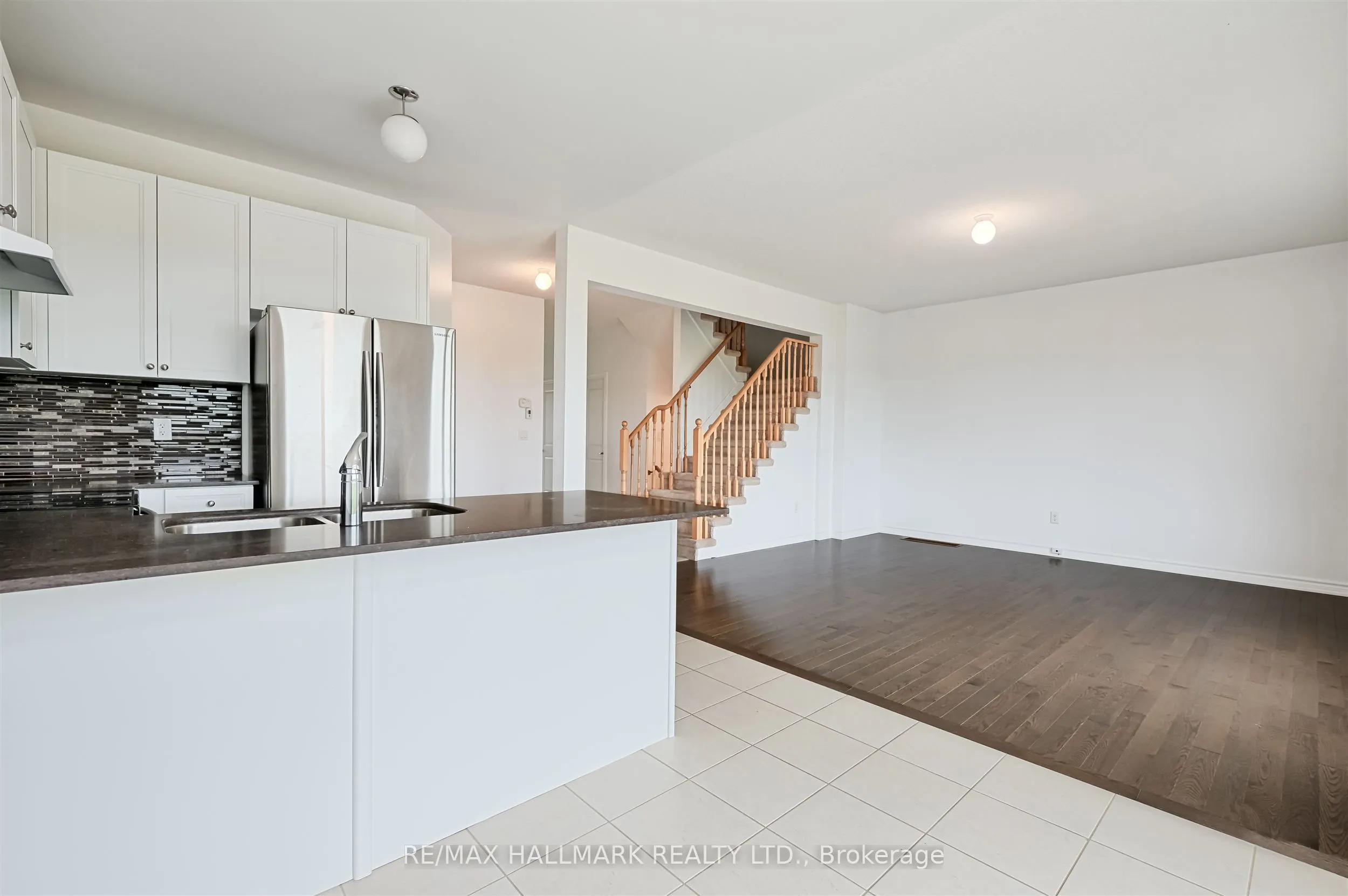 44 Strachan Trail